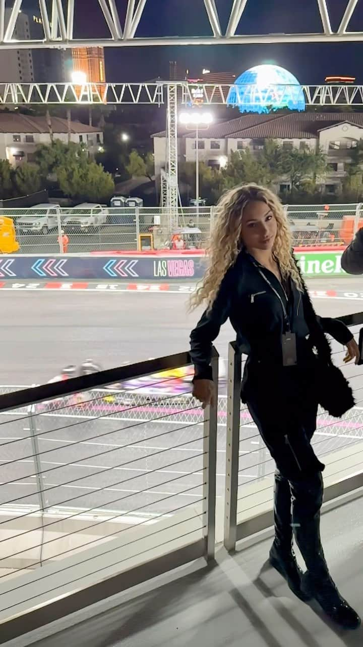 チャーリー・ジョーダンのインスタグラム：「Home turf ❤️‍🔥 @f1lasvegas」