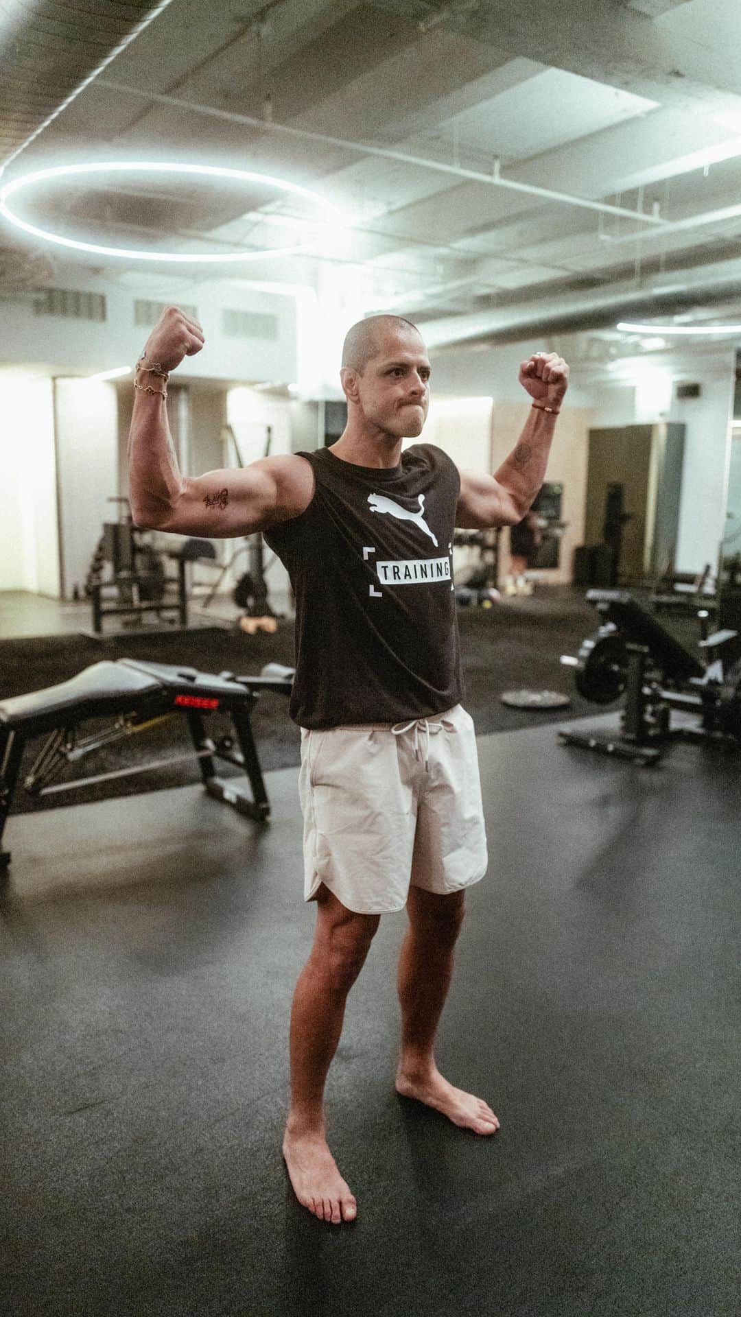 ハビエル・エルナンデス・バルカサールのインスタグラム：「Working everywhere no matter what! 💪🏽」