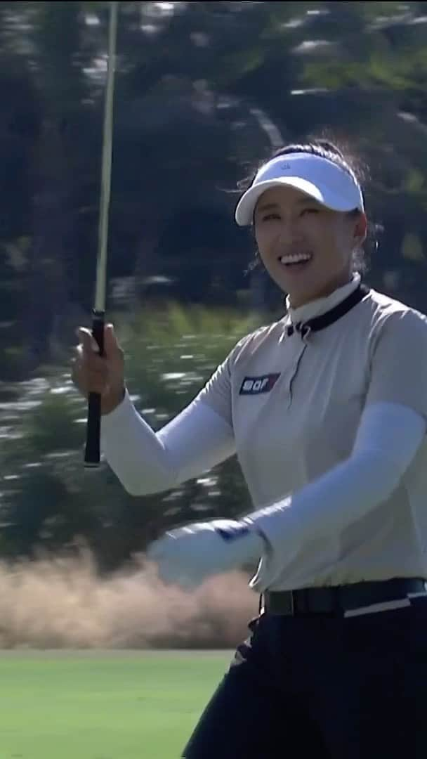 チョン・インジのインスタグラム：「UNREAL. 🔥😦  Amy Yang holes out for EAGLE from 80 yards on 13 to take the lead!  📺: @NBC & @peacock | @cmegrouptourchamp」