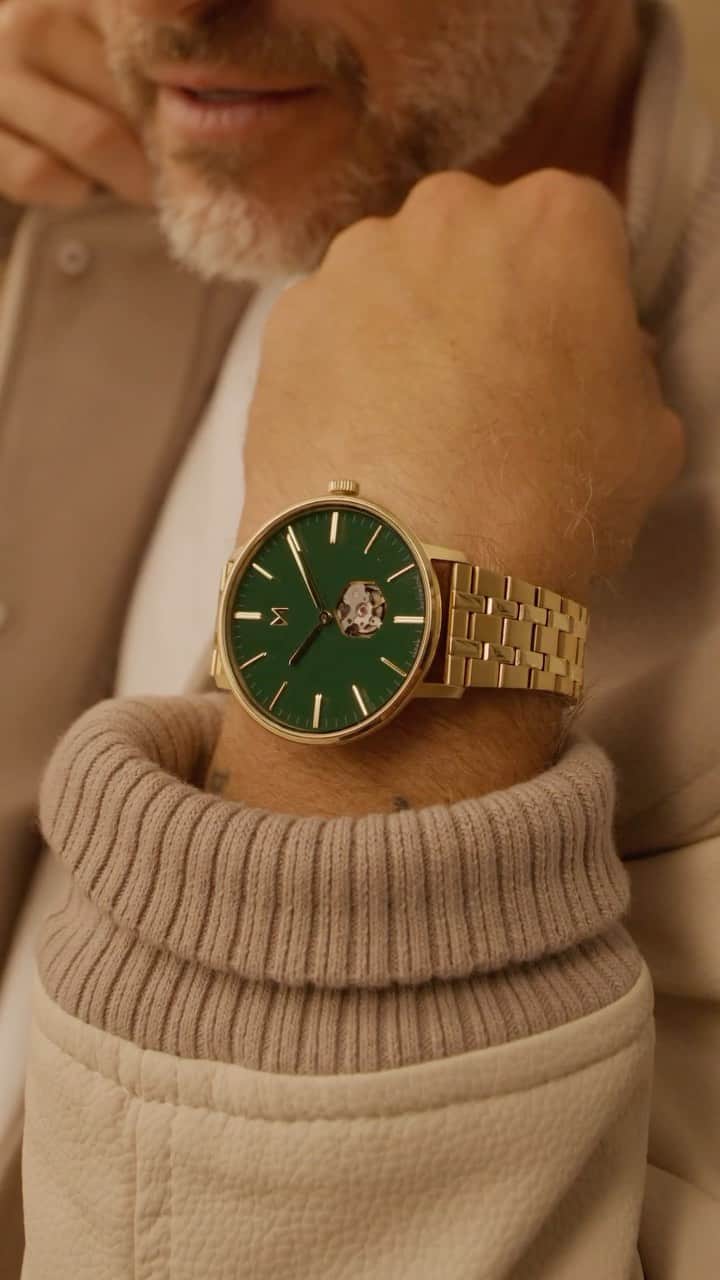 MVMTのインスタグラム：「Razor fine timekeeping, literally. The Legacy Slim Automatic packs a powerhouse mechanical engine under an ultra thin 7.8mm case.  On sale now for Early Black Friday. #automaticwatch #watches #blackfridaydeals」