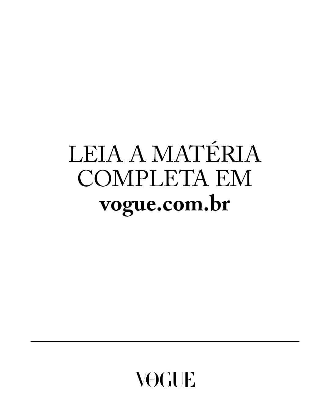 Vogue Brasilさんのインスタグラム写真 - (Vogue BrasilInstagram)「A primeira parte da sexta e última temporada de #TheCrown já está entre nós. Em sua reta final, a série sobre os bastidores da monarquia britânica se despede do público contando uma das histórias mais tristes e marcantes do reinado contemporâneo: a trágica morte da princesa Diana. Antes de seu desfecho, a produção da Netflix será lembrada por ser sempre fiel à caracterização dos personagens e pela veracidade dos fatos apresentados na tela. No carrossel, confira alguns dos atores da série e quem são as pessoas da vida real que eles interpretaram na atual temporada, e no link da bio, saiba mais sobre outros personagens das temporadas anteriores.」11月20日 5時00分 - voguebrasil