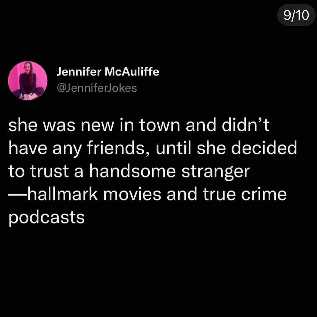 メリッサ・ジョーン・ハートのインスタグラム：「Which one shall I do next? True crime or Christmas movie?」