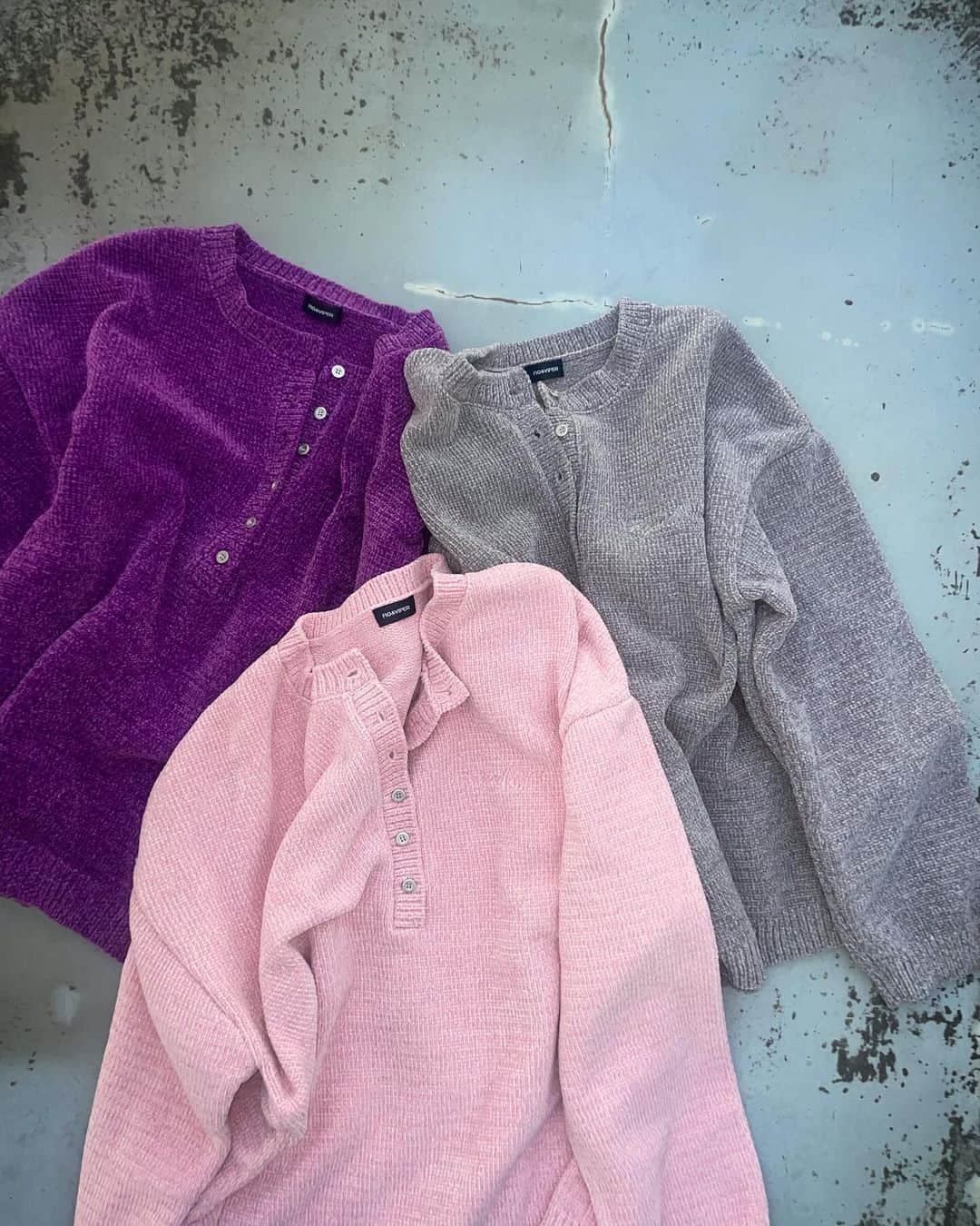 FIG&VIPERのインスタグラム：「【 New 】  ・ Henley neck logo knitwear ¥7,700 (tax included)  _______________________________________________ ※Online store 11/21(tue)18:00〜発売予定  #figandviper」