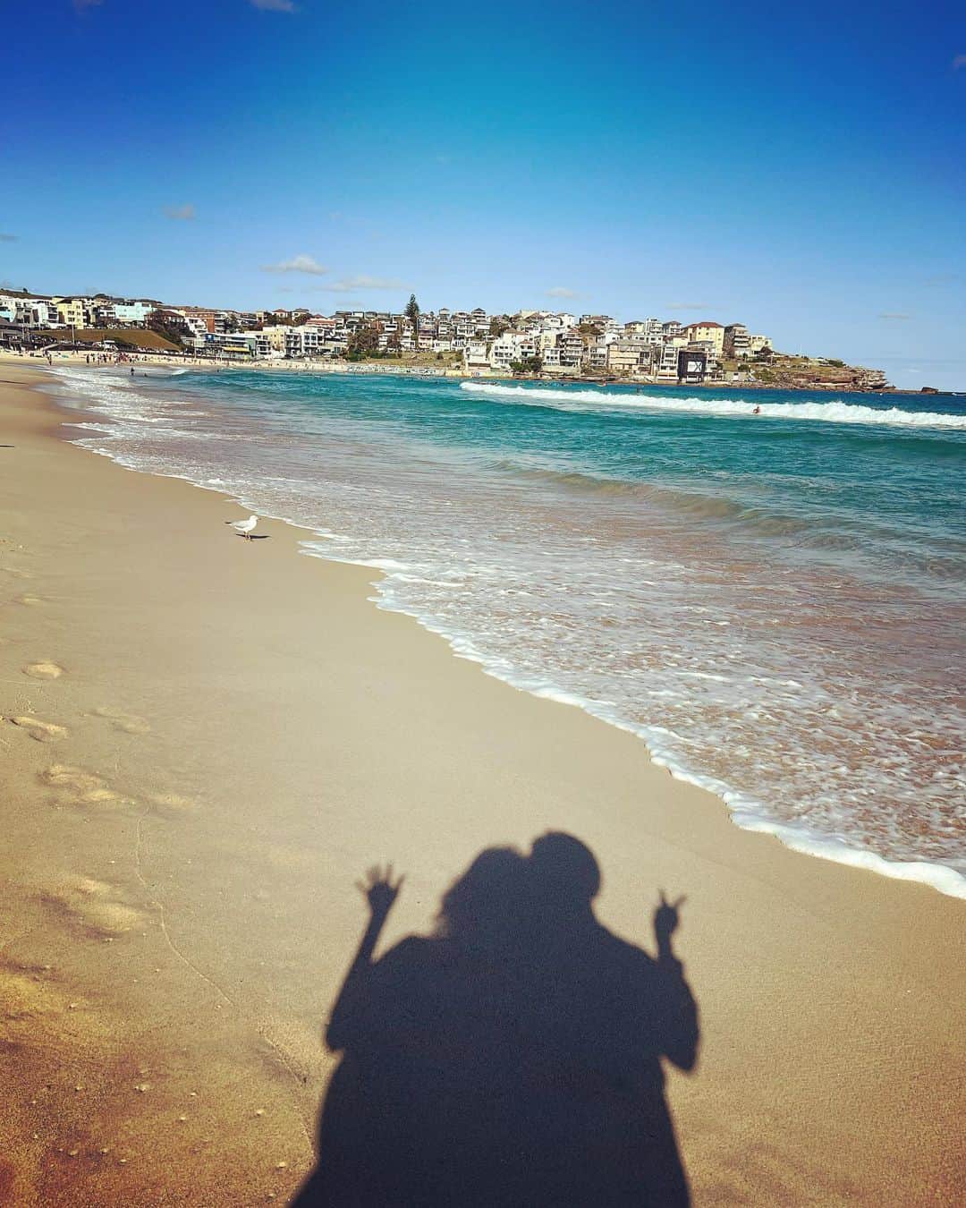 のインスタグラム：「.  冬のウィーンではまだ私のほうが背が高かったのに もう追い越されちゃった」