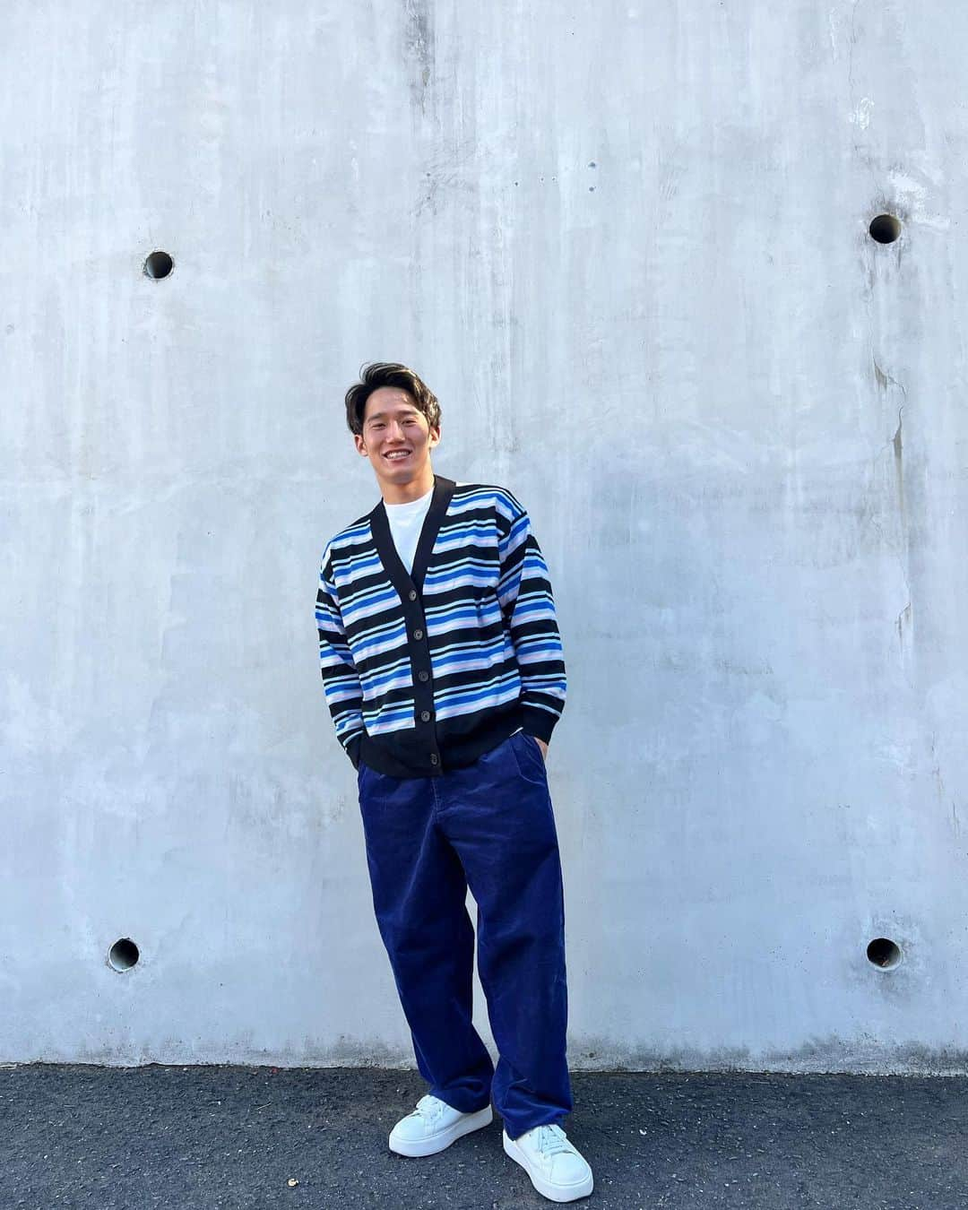 荒井陸さんのインスタグラム写真 - (荒井陸Instagram)「🌐 普段水着なので私服が新鮮ですよね、どうすか  tops @roughwell_wear  kint @marni × @uniqlo_jp  pants @marni  shoes @prada」11月20日 15時10分 - a2desu