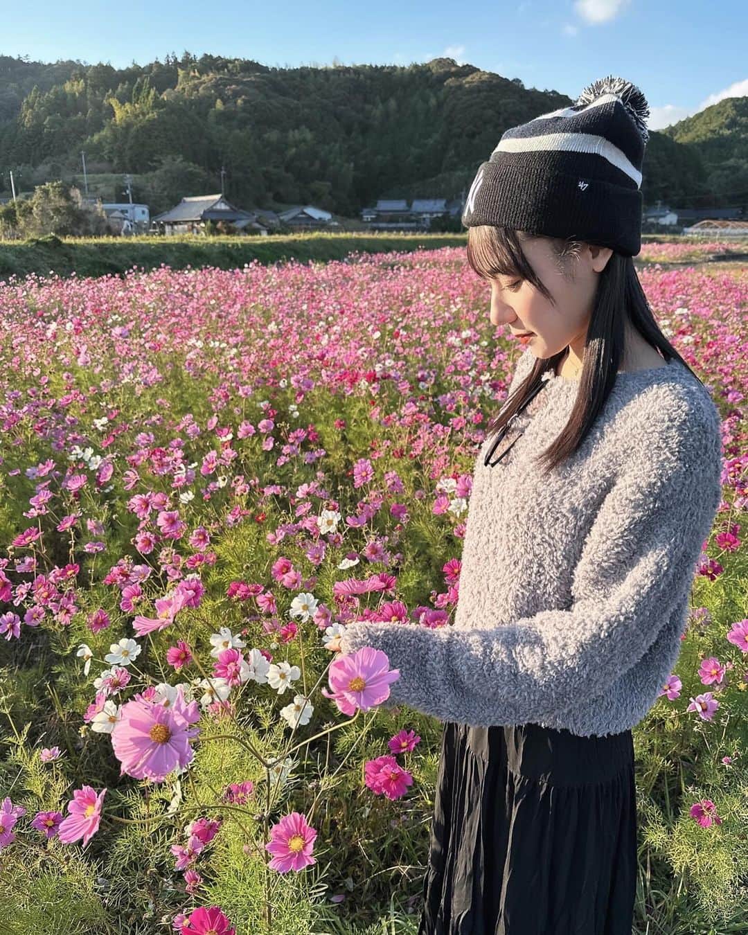 兵頭葵のインスタグラム：「🎈👧🏻🪴」