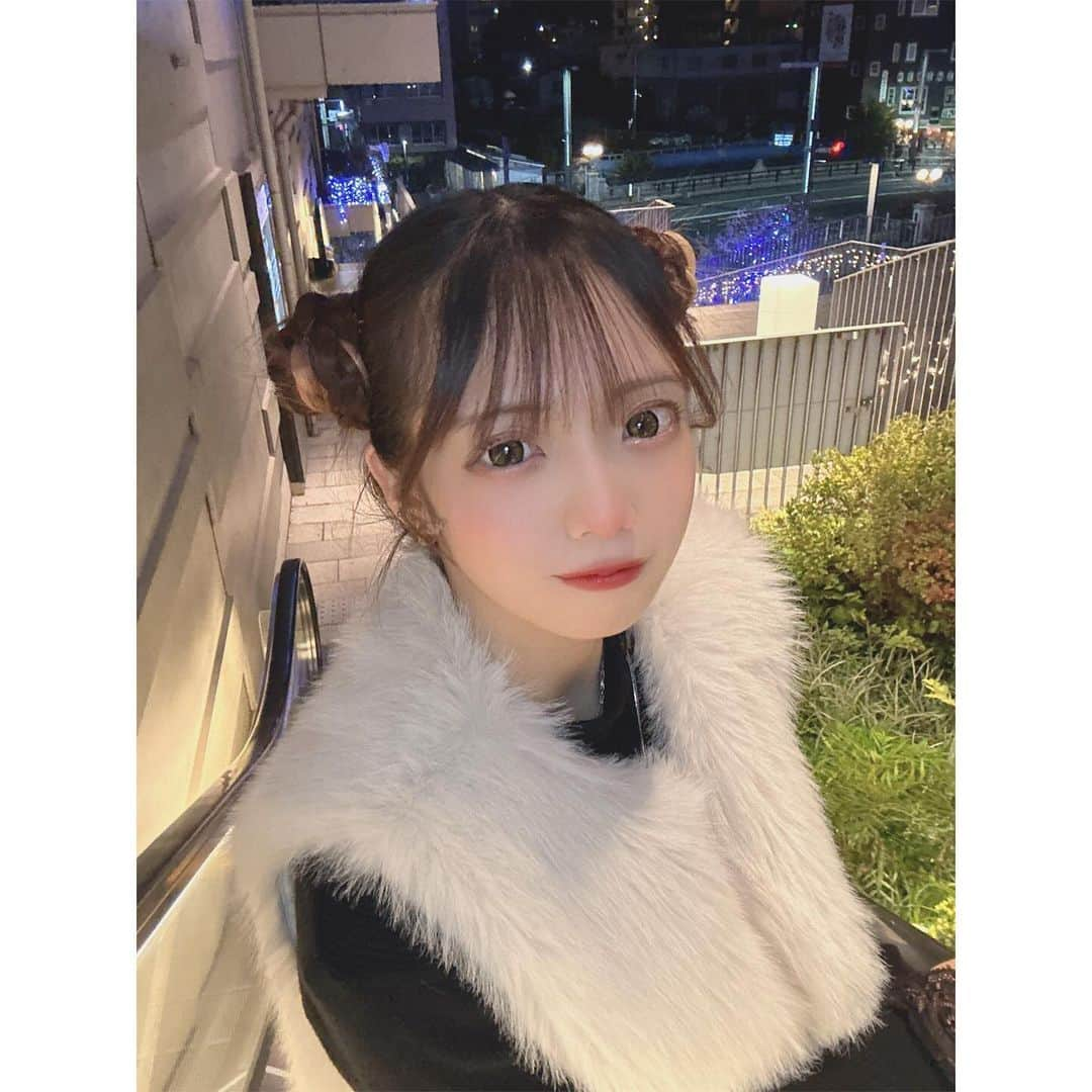 みーみのインスタグラム：「今年はイルミネーション見に行けるかなぁ？🌃」