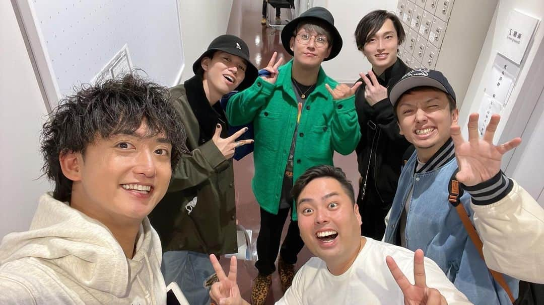 ゴリ山田カバ男さんのインスタグラム写真 - (ゴリ山田カバ男Instagram)「マジ最高の仲間たち✨  昨日は応援に来てくれて最高に 嬉しかった〜😆✌️  各アーティストのファンの方々も ありがとうございました🙇  啓輔、かわちゃん、弦ちゃん、黒ちゃん、  そして佑輝‼️  これからもよろしくね〜🙌」11月20日 7時11分 - goriyamadakabao