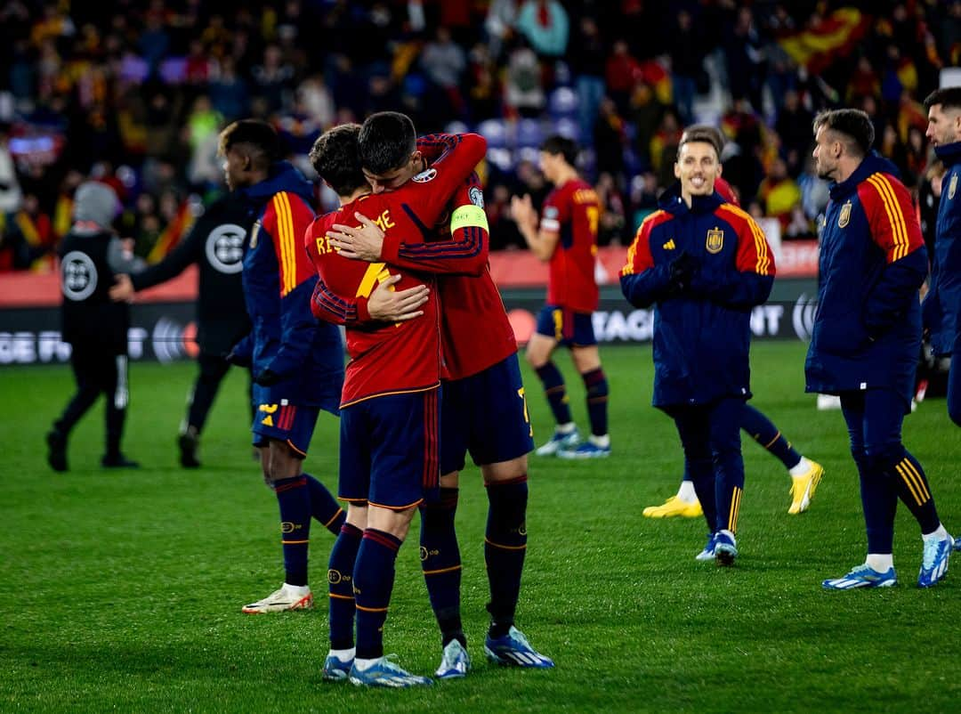 サッカー スペイン代表チームさんのインスタグラム写真 - (サッカー スペイン代表チームInstagram)「📸 Diez fotos de la victoria de España ante Georgia.  #VamosEspaña | #EURO2024」11月20日 7時15分 - sefutbol