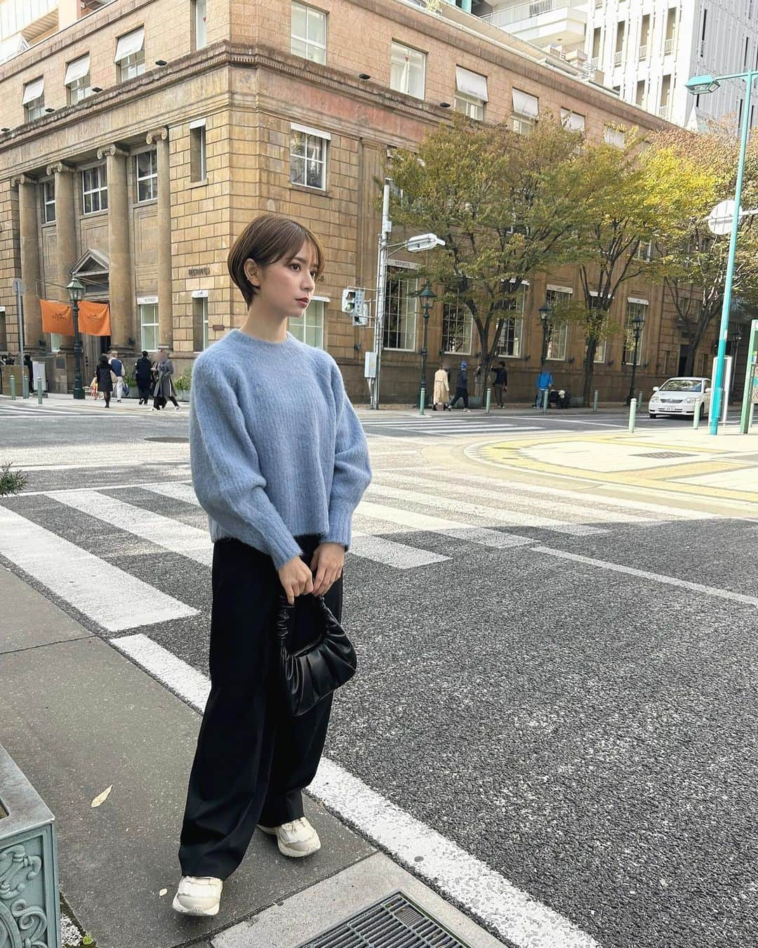 筒井愛実さんのインスタグラム写真 - (筒井愛実Instagram)「． @folnua_jp のニット可愛すぎる🩵  形がキレイでカジュアルになりすぎなくていい‼︎ サイズはSにしたよ☻（158cm） ． @folnua_official　 #Gifted #folnua #フォルニュア #code #ootd #30代コーデ #30代ファッション  #ママコーデ #ママファッション #大人コーデ #outfit #大阪ママ #関西ママ #男の子ママ」11月20日 7時25分 - manamin_158cm