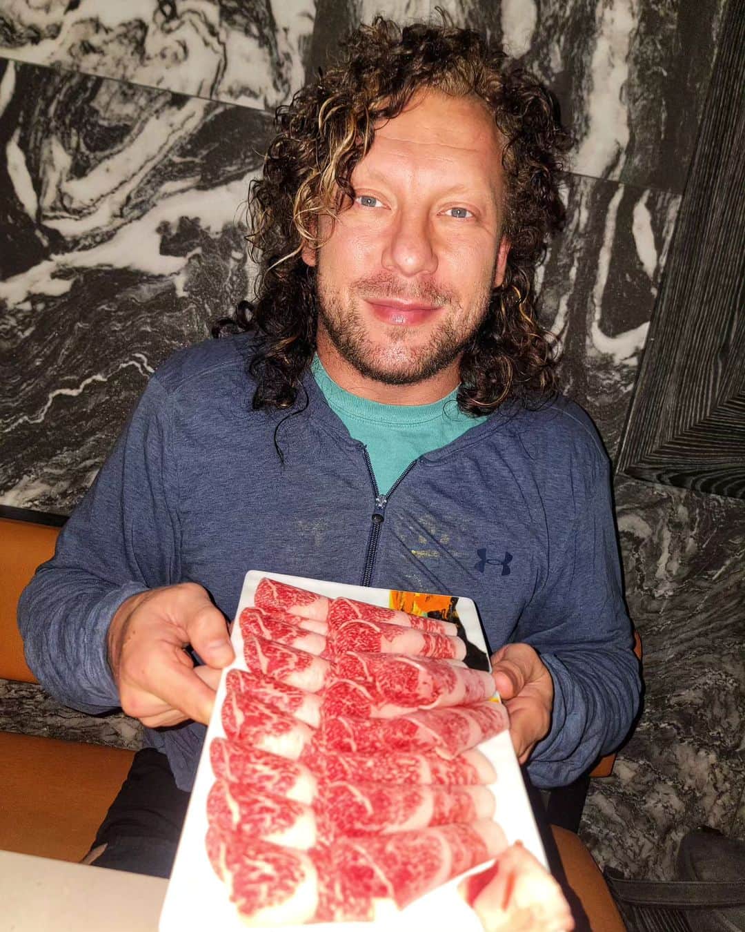 ケニー・オメガのインスタグラム：「The best way to celebrate a PPV win: Korean BBQ at @absteakla」