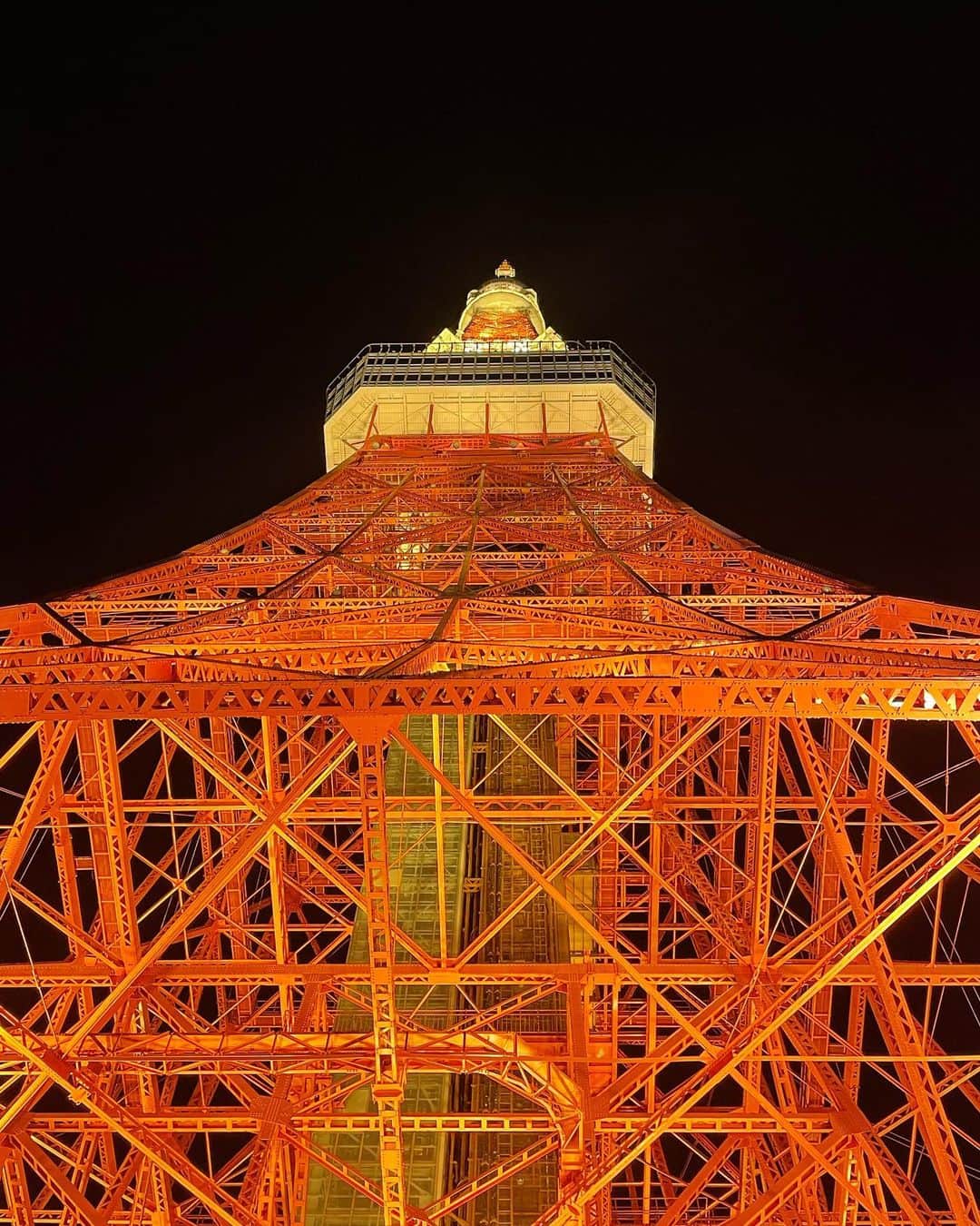 道重佐保さんのインスタグラム写真 - (道重佐保Instagram)「撮影中に見た屋上からの東京タワーはとてもパワーありました！🥺✨  #🗼」11月20日 8時38分 - sahomichishige
