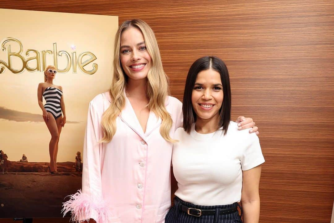 アメリカ・フェレーラさんのインスタグラム写真 - (アメリカ・フェレーラInstagram)「Together again. 💕 #GretaGerwig, #MargotRobbie and @AmericaFerrera sat down with @AngeliqueJackson for a Special Screening and Q&A of #BarbieTheMovie.」11月20日 8時50分 - americaferrera