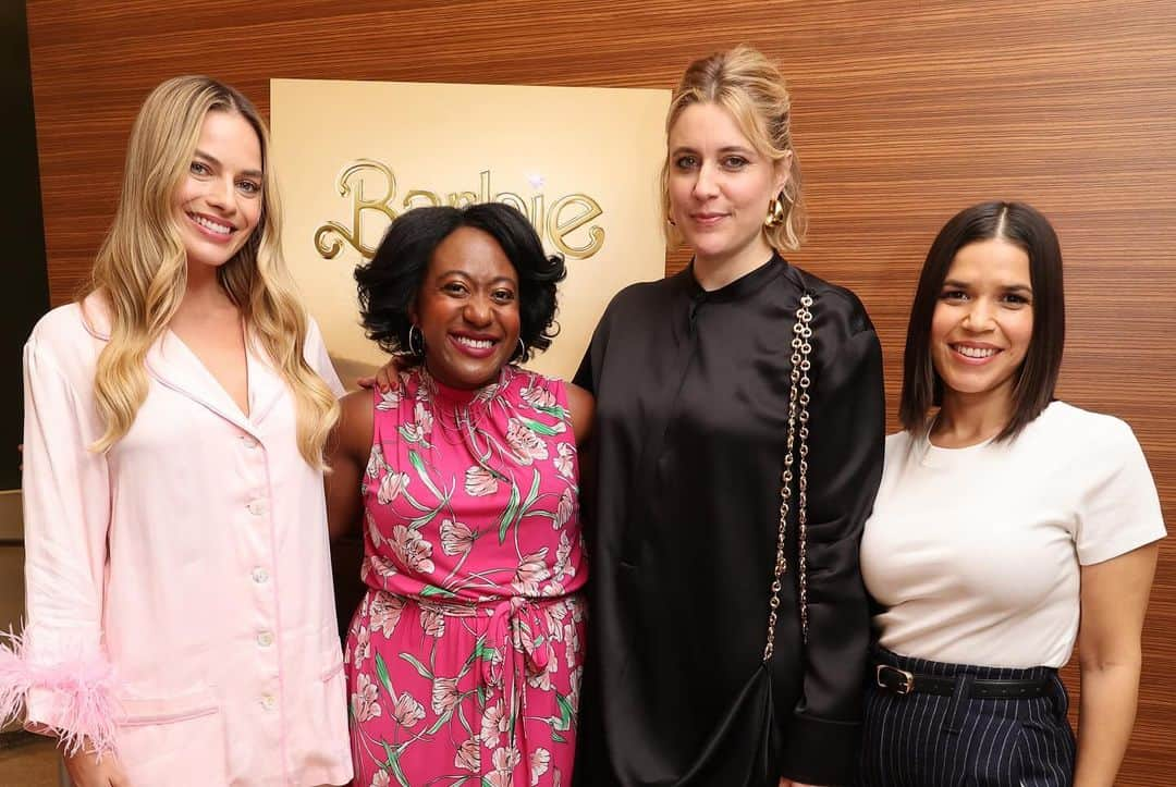 アメリカ・フェレーラさんのインスタグラム写真 - (アメリカ・フェレーラInstagram)「Together again. 💕 #GretaGerwig, #MargotRobbie and @AmericaFerrera sat down with @AngeliqueJackson for a Special Screening and Q&A of #BarbieTheMovie.」11月20日 8時50分 - americaferrera