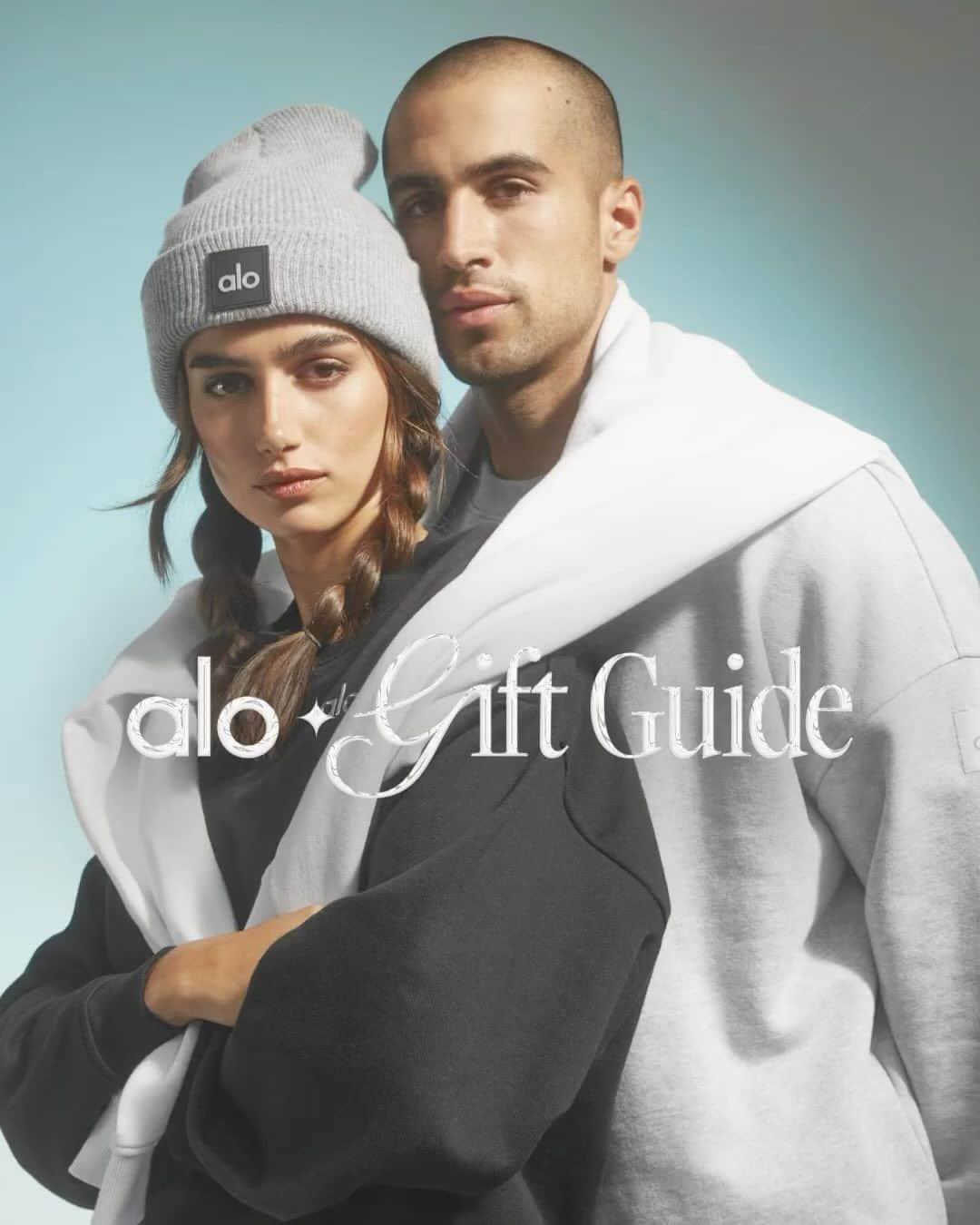 ALO Yogaのインスタグラム：「Everything you need for before + after your practice. Our alo gift guide is here ✨💫」