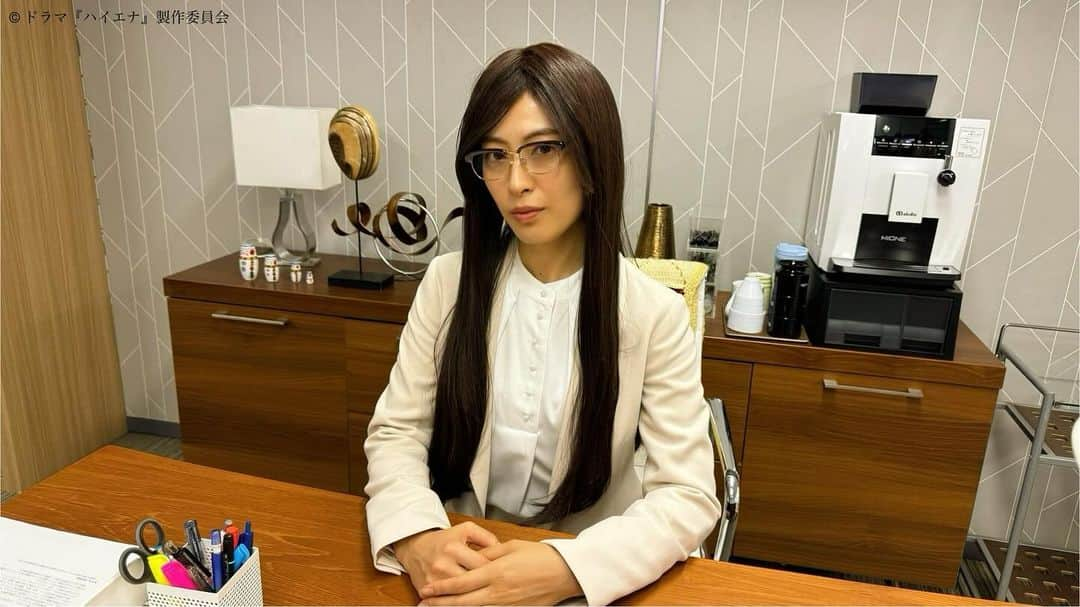 弁護士ソドムさんのインスタグラム写真 - (弁護士ソドムInstagram)「. かわうそちゃん（#瀧本美織 ）がイメチェン⁉️  第5話では凛子（#篠原涼子 ）と共に かわうそちゃんもS&J法律事務所に移籍‼️ しかし、かわうそちゃんは以前 俊介（#中尾明慶 ）に素性を隠して接触していたので... 続きは是非TVerで📺✨  配信は11月24日(金)20時まで‼️」11月20日 9時00分 - tx_dorama8