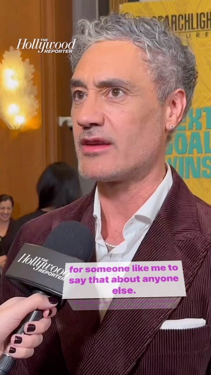 ハリウッド・リポーターのインスタグラム：「#TaikaWaititi explains why #MichaelFassbender was the perfect person to play Thomas in #NextGoalWins」