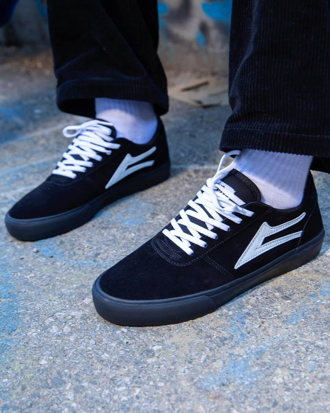 ラカイリミテッドフットウェアさんのインスタグラム写真 - (ラカイリミテッドフットウェアInstagram)「Manchester in Black Suede Available now at skate shops and Lakai.com #Lakai」11月20日 9時51分 - lakailtd