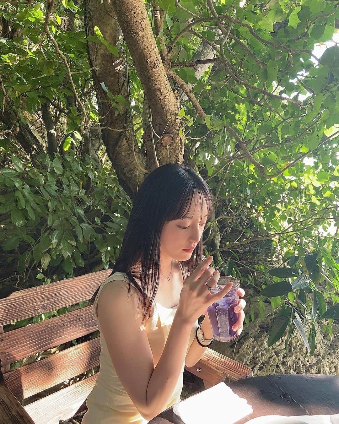 川原美咲さんのインスタグラム写真 - (川原美咲Instagram)「🌱🍃🌴 ・ いや、まだ夏投稿。笑笑 ・ ・ ・  #沖縄カフェ #沖縄カフェ巡り #沖縄旅行 #沖縄カフェ部 #沖縄ランチ #沖縄ビーチ  #沖縄 #沖縄旅行 #沖縄観光 #ちゅらうみ水族館 #ちゅらうみサイダー #美ら海水族館 #美ら海水族館お土産 #美ら海水族館🐠  #沖縄ランチ #骨格ナチュラル #骨格ナチュラルタイプ #骨格ナチュラルさん向きコーデ #flower #okinawa #okinawajapan #okinawatrip #okinawa🌺」11月20日 9時52分 - misaki_888_sagasaikou