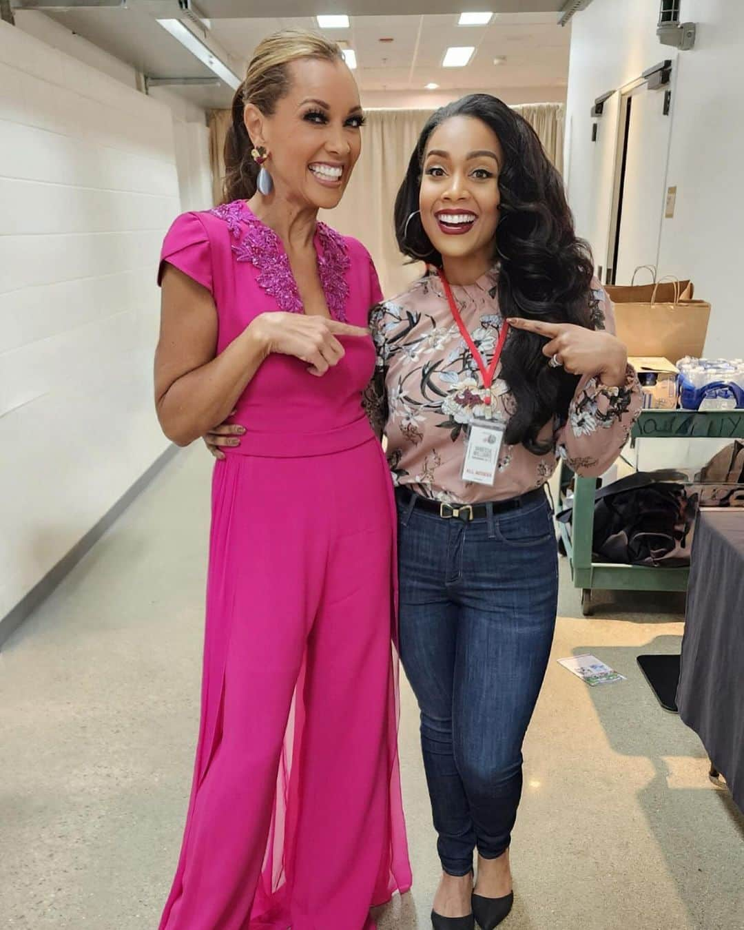 ヴァネッサ・ウィリアムスのインスタグラム：「Look who stopped by today’s @detroitsymphony concert …Detroit’s own @bargainblock star @shea.whitfield from @hgtv」