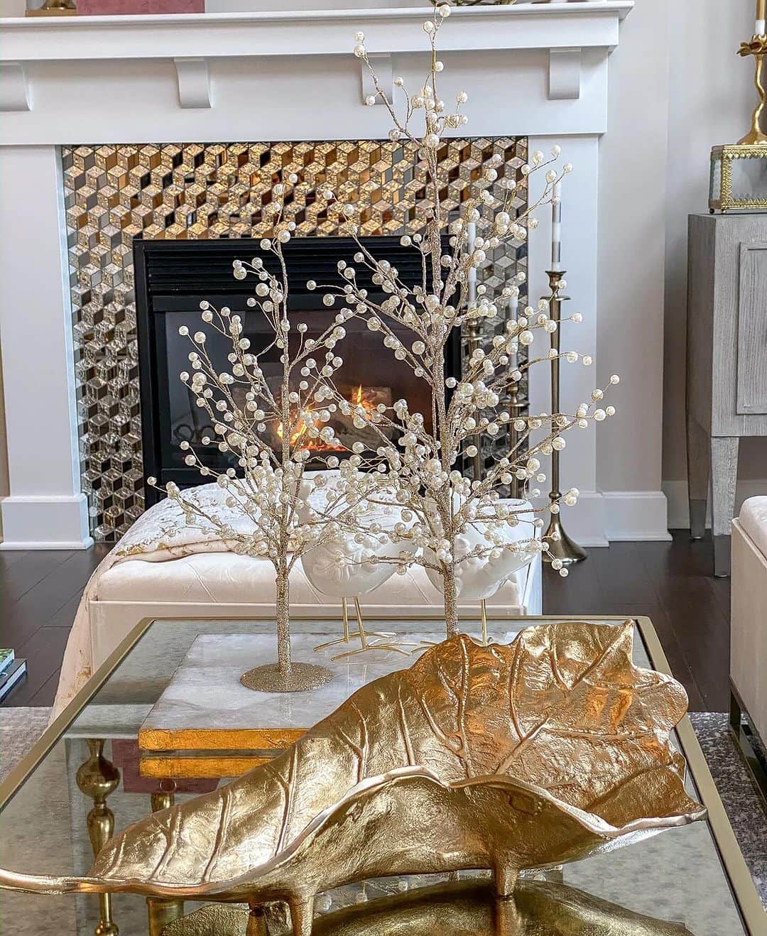 さんのインスタグラム写真 - (Instagram)「Sprinkle holiday magic in every room of your home with our latest Christmas Product Drop! We brought you a variety of breathtaking new and restocked favorites, but don't wait, these pieces are flying off the shelves!  #shopthedrop at inspiremehomedecor.com link in bio.」11月20日 10時09分 - inspire_me_home_decor