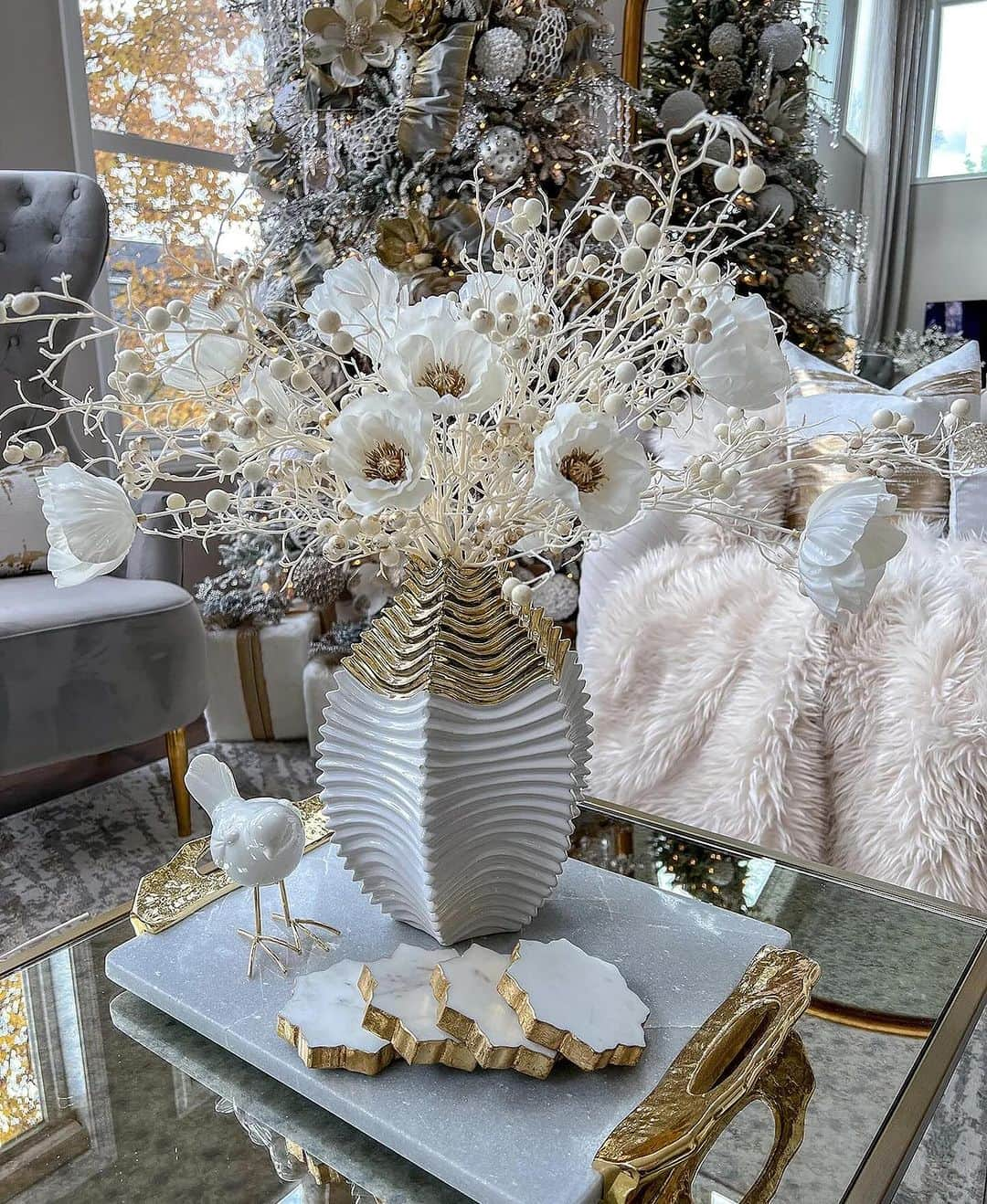 さんのインスタグラム写真 - (Instagram)「Sprinkle holiday magic in every room of your home with our latest Christmas Product Drop! We brought you a variety of breathtaking new and restocked favorites, but don't wait, these pieces are flying off the shelves!  #shopthedrop at inspiremehomedecor.com link in bio.」11月20日 10時09分 - inspire_me_home_decor