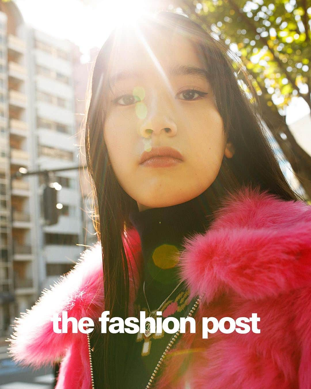 The Fashion Postさんのインスタグラム写真 - (The Fashion PostInstagram)「#fashion CHANEL with Tsubaki by Chad Moore  『チャド・ムーアが撮る、シャネルと椿 vol.2』  寒さが厳しさを増す中、シャネルから今年も「ココ ネージュ」コレクションが到着した。ヴィルジニー・ヴィアールがウィンタースポーツウェアを再解釈し、機能性を備えたスポーティなアイテムが揃う、年に一度の特別なコレクションだ。今シーズンのインスピレーションは、アイススケートの世界。ホリデーシーズンにもぴったりな華やいだデザインは、都会の喧騒にあってもよく映える。  本コレクションの魅力を伝えるべく、ニューヨークを拠点に活躍するフォトグラファーのチャド・ムーアがカメラを向けたのは、期待の新星、椿。人気女優の登竜門として知られるポカリスエットのCMに抜擢された話題の美少女だ。シャネルに初めて袖を通した彼女が、渋谷の街を駆けめぐり、フレッシュかつ天真爛漫に、時にはドキッとさせされるくらい堂々と、「ココ ネージュ」のアイコニックなルックを魅せる(第2回／全4回)  model: Tsubaki photography: Chad Moore styling: Megumi Yoshida hair: Kazuhiro Naka make up: Tamayo Yamamoto edit & text: Manaha Hosoda  #TFP #TheFashionPost #CHANEL #シャネル #CocoNeige #ココネージュ #椿 #Tsubaki #ChadMoore #チャドムーア」11月20日 10時20分 - tfpjp