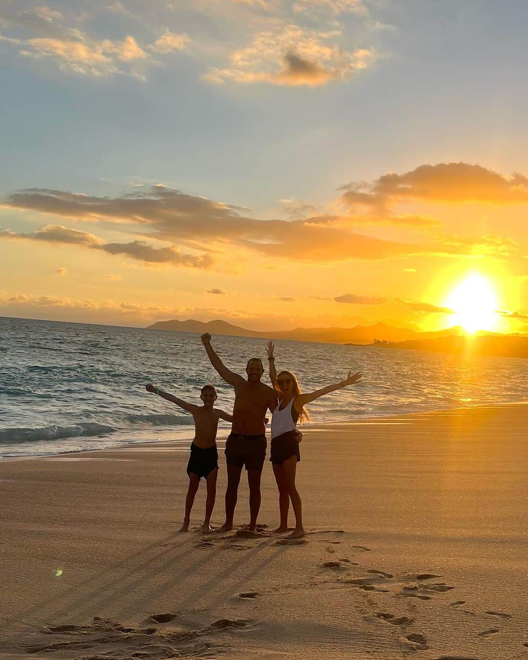 ビル・ランシックのインスタグラム：「Family day ☀️💛☀️」