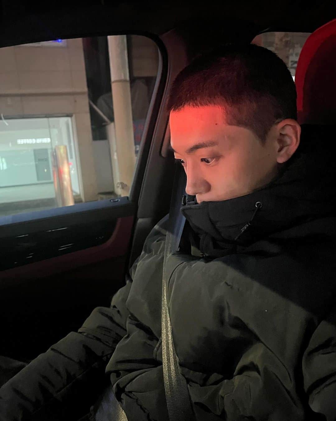 チャンジョのインスタグラム：「사랑한다 애정한다 보고싶다 엔젤 & 제리 💜」