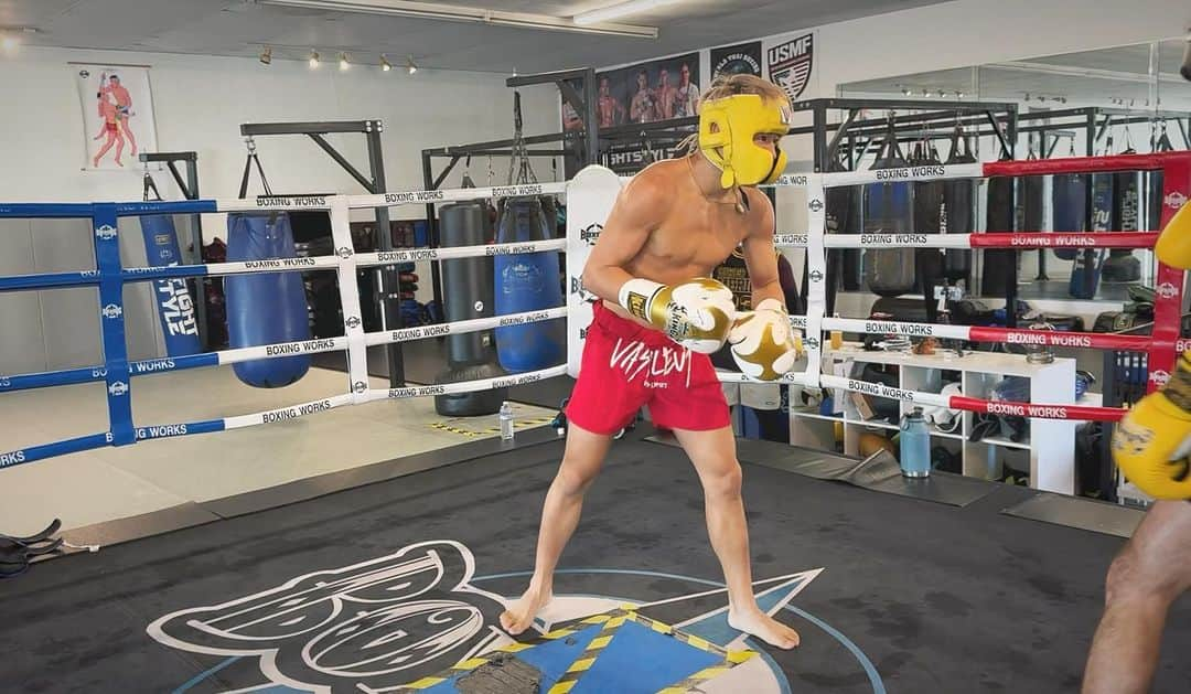 武尊のインスタグラム：「Sparring day🇺🇸🔥 WBCムエタイ67kgチャンピオンのONeillと🥊 ８Ｒバッチバチ。感謝🙏🏼 @jonny2nice」