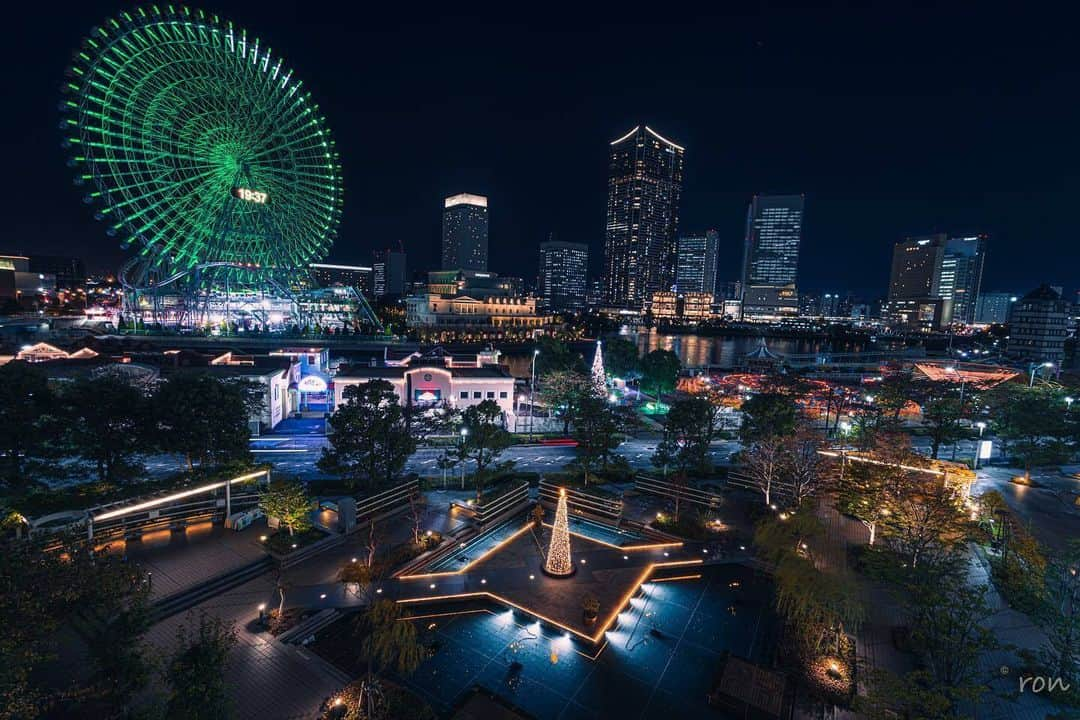 東京カメラ部 横浜分室のインスタグラム：「Photo by @ronronronk 「クイーンズスクエア横浜より」 https://www.instagram.com/p/CzZ5-1Lvdo-/ . いいね！＆コメント大歓迎！ ※投稿に関するご注意・ポリシーは東京カメラ部に準じます。詳しくは下記をご覧ください。 https://fb.minpos.com/fb/willvii/camera_jpn/static/guideline . #みなとみらい線フォト散歩 #みなとみらい線フォトさんぽ #みなとみらい線 #横浜 #新高島 #みなとみらい #馬車道 #日本大通り #元町中華街 #yokohama #東京カメラ部 #Japan #photo #写真 #日本 Follow: @TCC.Yokohama . ※各種法令、マナー、関係者の指示に従った撮影をお願いします。 *Please ensure that your photography adheres to all relevant laws, etiquette, and instructions issued by authorized persons.」