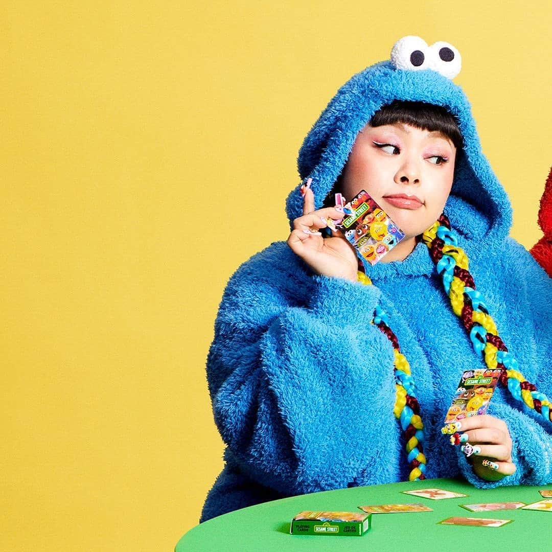 ジェラートピケのインスタグラム：「【COLLABORATION】  12.1 (FRI) START! SESAME STREET meets GELATO PIQUE  セサミストリートならではのプレイフルなカラーと ジェラート ピケの癒しの着心地が出会った、 着る人をハッピーにするコラボレーション！  #gelatopique #ジェラートピケ #roomwear #sesamestreet #セサミストリート #SSM_IKB1130 #セサミストリートマーケット @watanabenaomi703 さん @sesamestreetmarket @sesamestreetjapan @gelatopique_official_snap @usagionline」