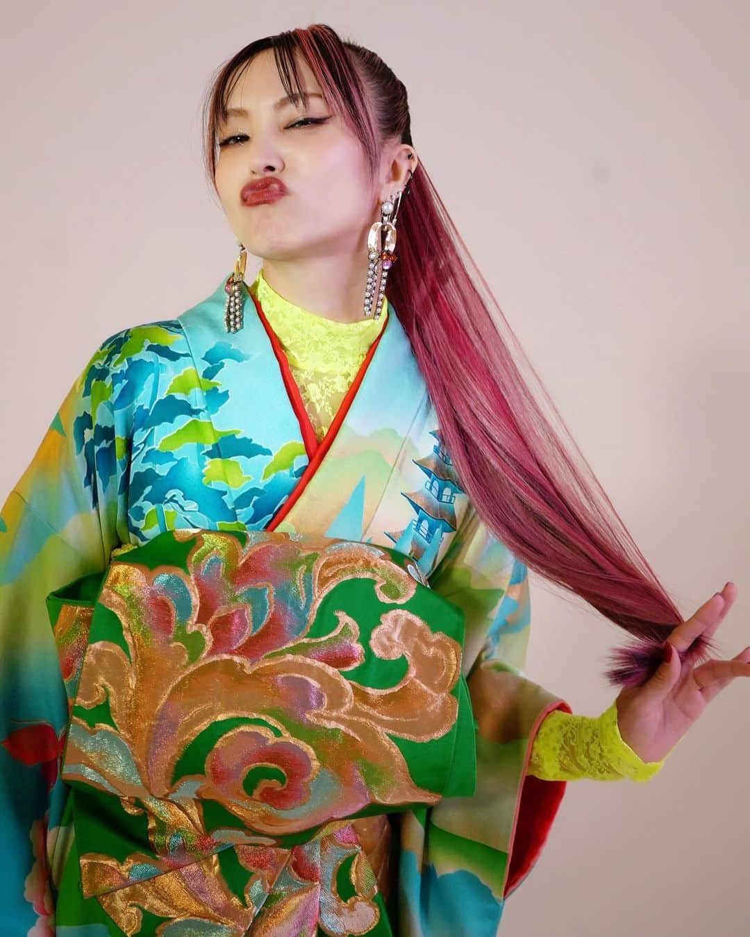 LiSAのインスタグラム：「#Repost @aedam_furisode with @use.repost」