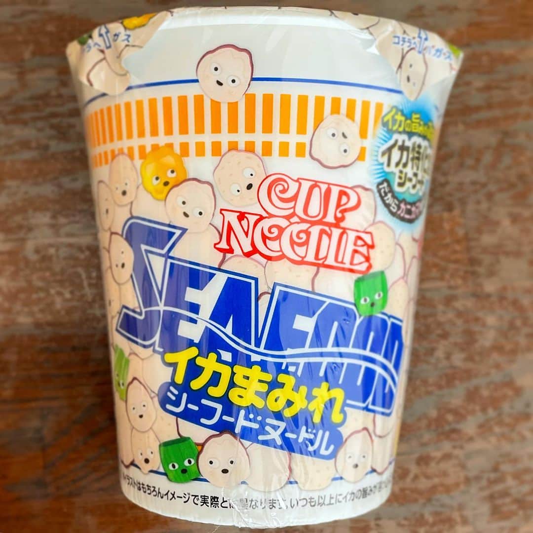 木村ひさしのインスタグラム：「最高のおっさんのあげ忘れた朝ごはん。 カップヌードル　イカまみれシーフードヌードル #最高のおっさんのカップ麺 #2024チャレンジ第一弾 #ポンコツ王への道」