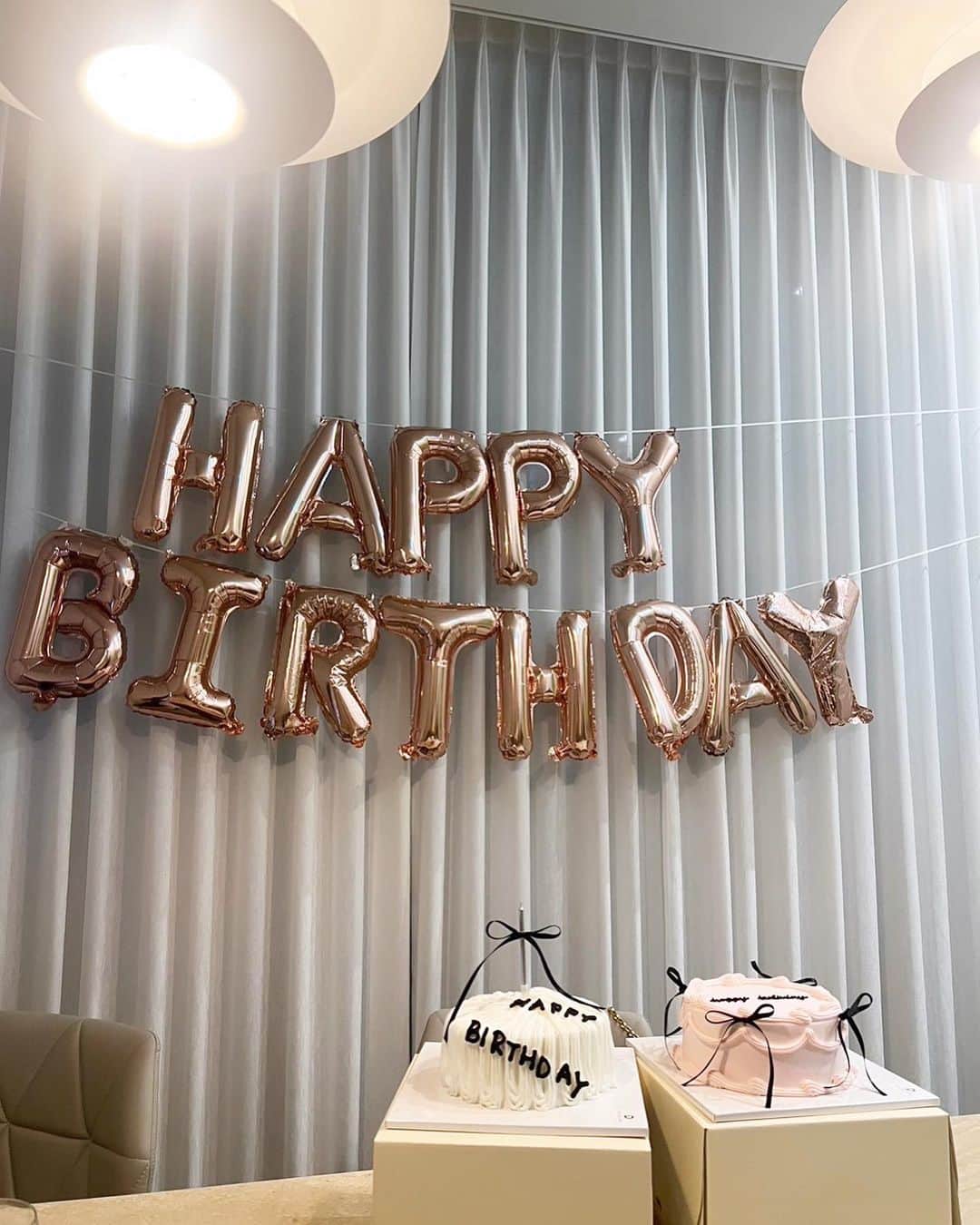 山本月さんのインスタグラム写真 - (山本月Instagram)「happy birthday私たち🪩💞✨  定期的に韓国で集まってるけど 毎回本当楽しすぎ🎉  人生最高っ‼︎  #happybirthday#스케줄성수」11月20日 12時29分 - ohana_runa