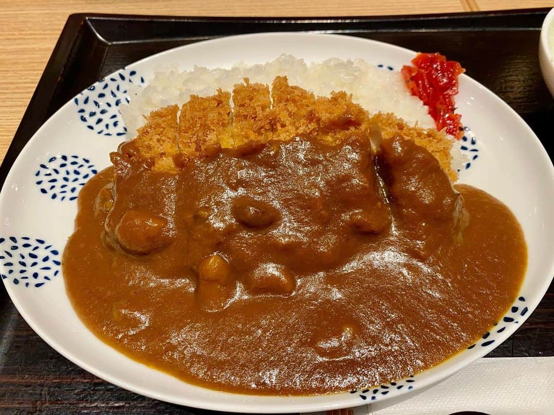 ハロー植田さんのインスタグラム写真 - (ハロー植田Instagram)「なんと！！ よしもとカレーととんかつ和幸がコラボカレーを販売🍛 カレーととんかつがGOOD COMMUNICATIONでウマトラソウルでした！！ 11/26までイオンモールに入っている和幸さん限定です😆皆さんぜひ行ってみてください👍 #PR #イオンモール #イオンモール岡山 #とんかつ和幸 #よしもとカレー #期間限定コラボ #ウマトラソウル #タカさんのステッカー当たった」11月20日 12時53分 - inababa178