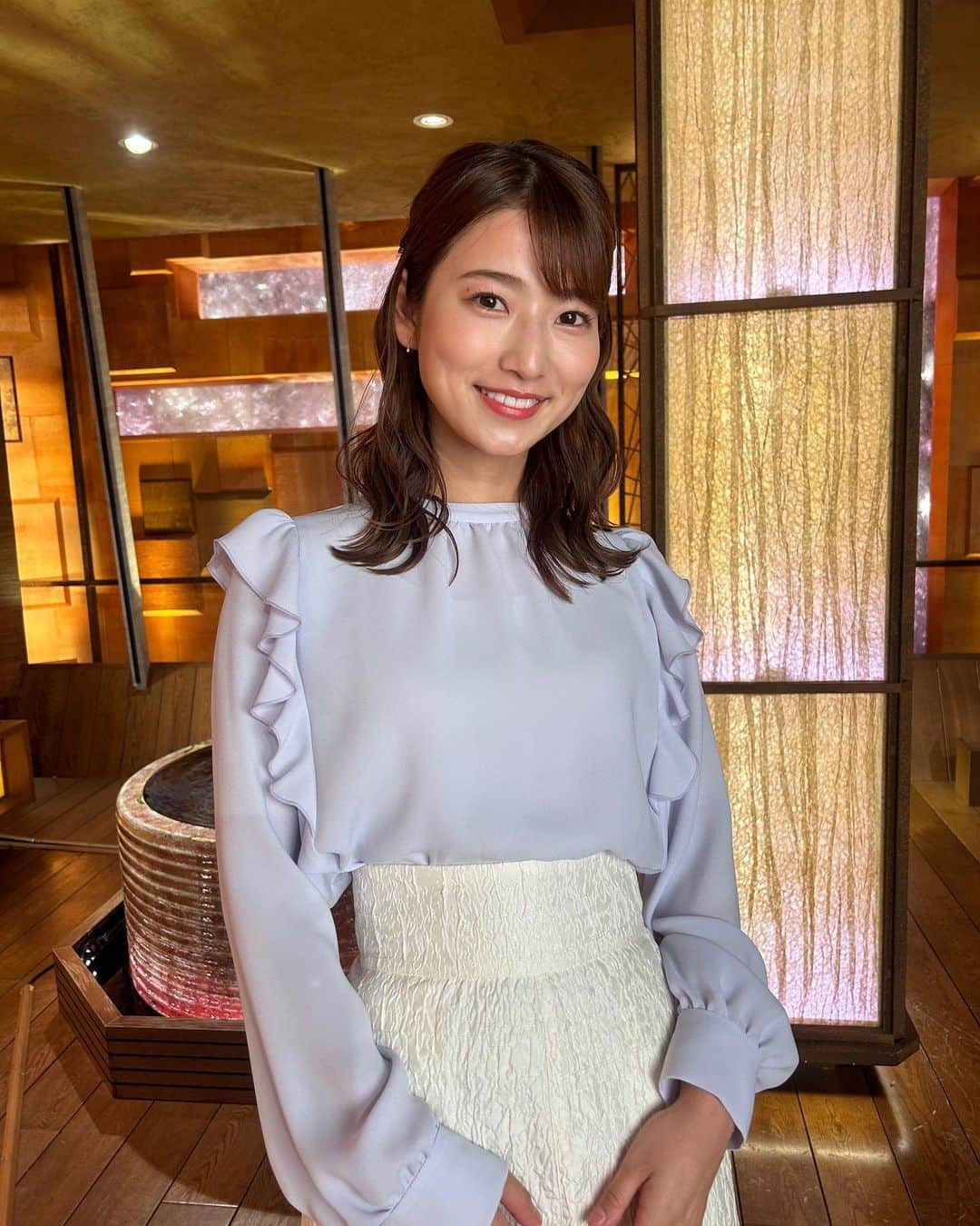 安藤萌々のインスタグラム：「先週の衣装クレジット📝   火曜日 上下LaButiqueBonBon ピアスJouete  水曜日 アンサンブル、パンツ NOLLEY'S ピアスete  風も強く、空気が乾燥していますね💦  火の扱いに注意して、水分補給と保湿を心がけますっ！⚠️」