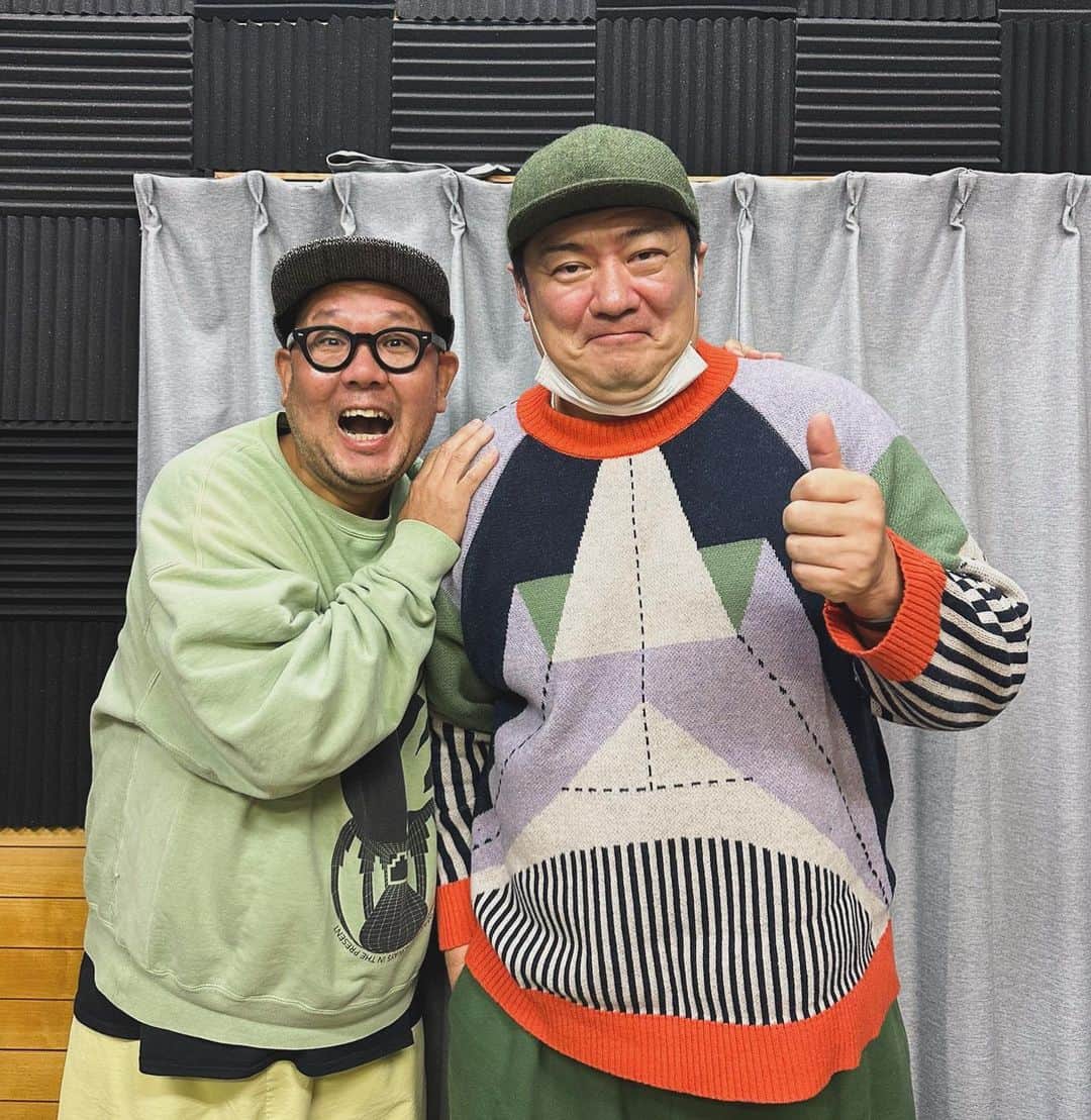 マッスル坂井さんのインスタグラム写真 - (マッスル坂井Instagram)「今週の「チェ・ジバラ」&「チェ・ジバラのつづき」は、さとうまこと先輩がスタジオジバラに遊びにきてくれました。差し入れの肉まんありがとうございました！」11月20日 13時21分 - super_sasadango_machine