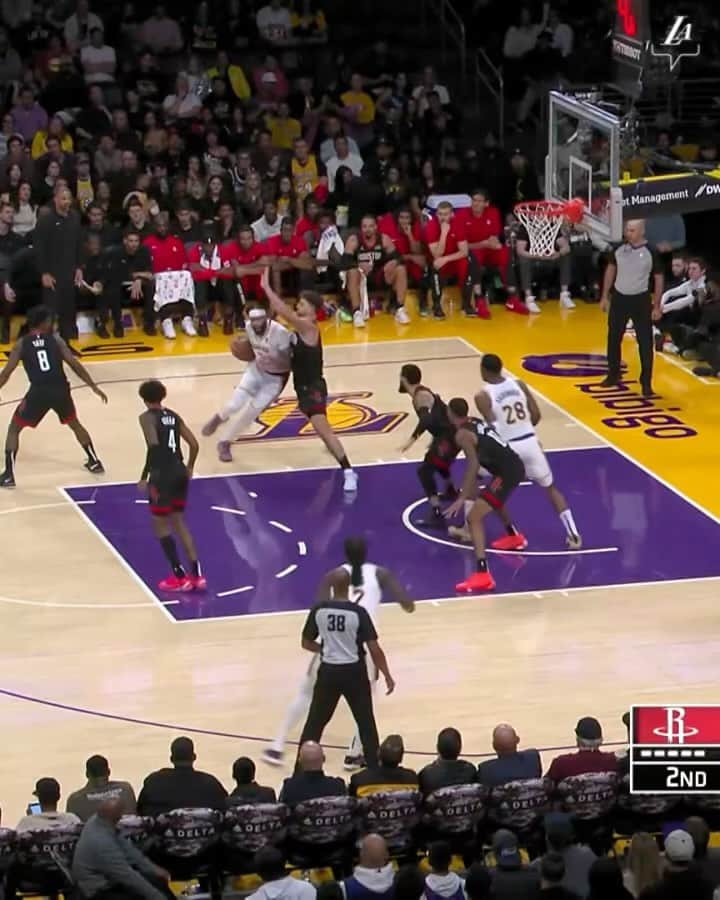 のインスタグラム：「Inbounds passes aren’t safe when Cam Reddish is on the court 🔒」