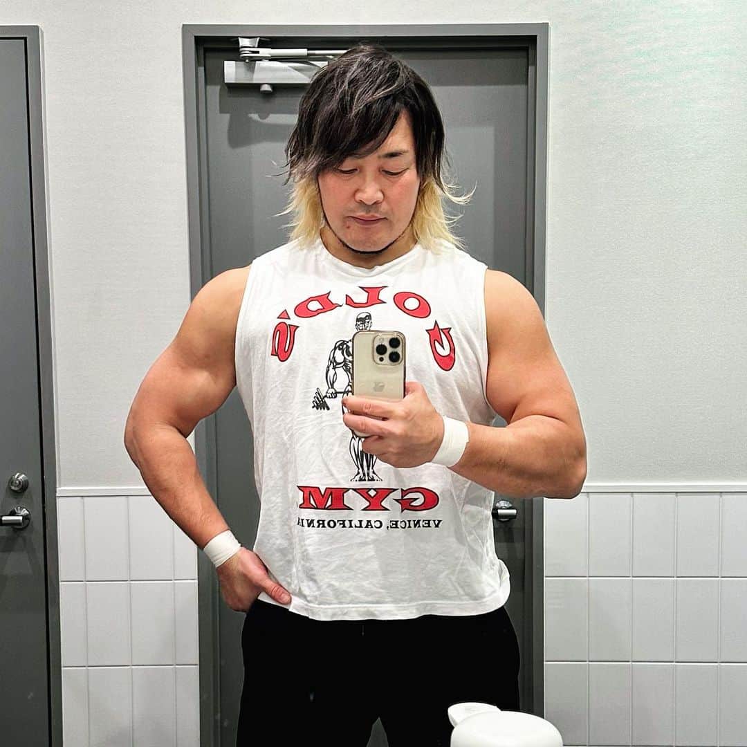 のインスタグラム：「#肩トレ #shoulderworkout   ダンベルサイドレイズ、ハイレップで👍  #anytimefitness」
