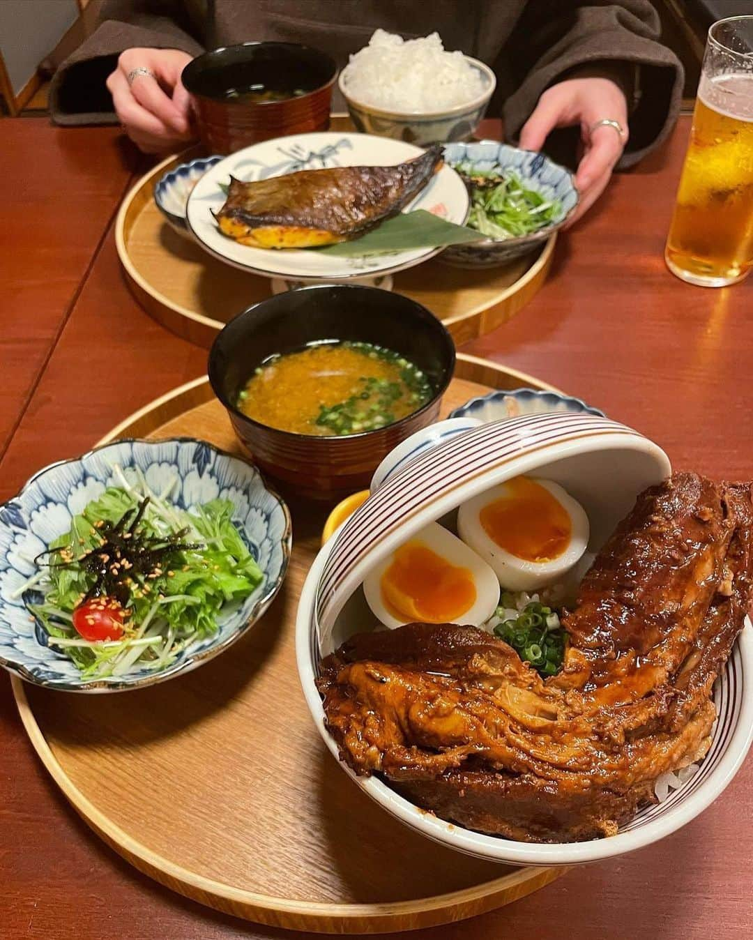 RETRIP<リトリップ>グルメさんのインスタグラム写真 - (RETRIP<リトリップ>グルメInstagram)「【RETRIP×ネオ和食居酒屋　あなたに会えてよかった。Glad to meet you...立川店】 今回は、東京・立川にある「ネオ和食居酒屋　あなたに会えてよかった。Glad to meet you...立川店」をご紹介。今年10月17日にオープンしたばかりの立川駅から徒歩4分と駅チカの和食居酒屋です。どの和食メニューも魅力的ですが、初めて訪れるならぜひ「とろけるスマイル味噌角煮丼」をご賞味ください！一日15食の数量限定ほろとろ角煮に飯がすすみます！見た目のインパクトはもちろん、本格的な味わいがおすすめです。  <PR>by @anatani_aete_yokatta . . . photo by @snsykaaa ______________________________  #retrip #retrip_gourmet #retrip_dinner #リトリップ #retrip_pr #retrip_nippon #あなたに会えてよかった。#ネオ和食居酒屋あなたに会いたくて #ネオ和食居酒屋あなたに会いにゆきます #立川グルメ #立川ランチ #立川ディナー #立川スイーツ #立川居酒屋 #立川駅 #立川カフェ #立川市 #立川 #立川和食 #立川海鮮 #東京グルメ #東京ランチ #東京ディナー #東京居酒屋 #和食居酒屋  #角煮 #多摩グルメ #多摩ランチ #多摩ディナー #多摩カフェ」11月24日 20時00分 - retrip_gourmet