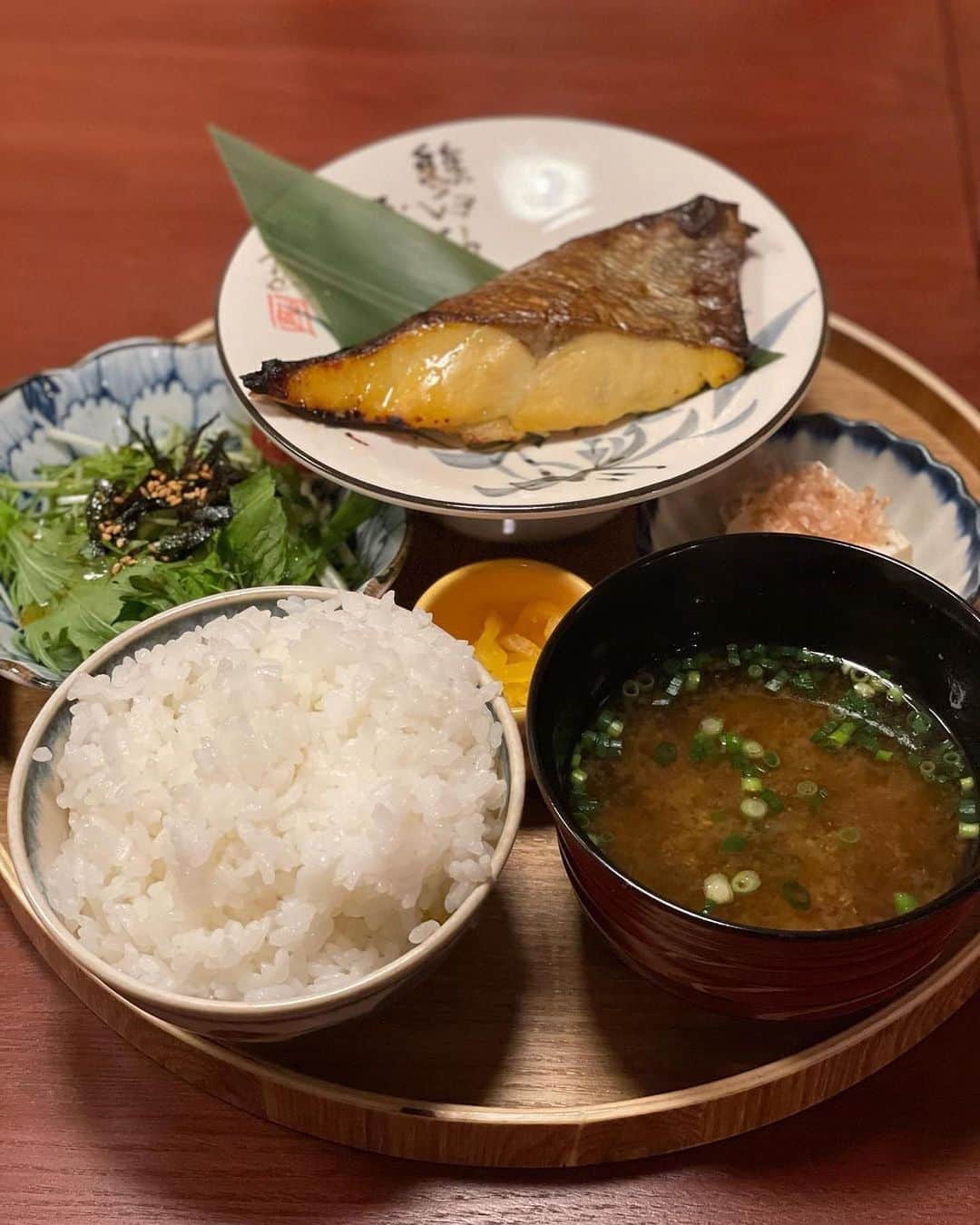 RETRIP<リトリップ>グルメさんのインスタグラム写真 - (RETRIP<リトリップ>グルメInstagram)「【RETRIP×ネオ和食居酒屋　あなたに会えてよかった。Glad to meet you...立川店】 今回は、東京・立川にある「ネオ和食居酒屋　あなたに会えてよかった。Glad to meet you...立川店」をご紹介。今年10月17日にオープンしたばかりの立川駅から徒歩4分と駅チカの和食居酒屋です。どの和食メニューも魅力的ですが、初めて訪れるならぜひ「とろけるスマイル味噌角煮丼」をご賞味ください！一日15食の数量限定ほろとろ角煮に飯がすすみます！見た目のインパクトはもちろん、本格的な味わいがおすすめです。  <PR>by @anatani_aete_yokatta . . . photo by @snsykaaa ______________________________  #retrip #retrip_gourmet #retrip_dinner #リトリップ #retrip_pr #retrip_nippon #あなたに会えてよかった。#ネオ和食居酒屋あなたに会いたくて #ネオ和食居酒屋あなたに会いにゆきます #立川グルメ #立川ランチ #立川ディナー #立川スイーツ #立川居酒屋 #立川駅 #立川カフェ #立川市 #立川 #立川和食 #立川海鮮 #東京グルメ #東京ランチ #東京ディナー #東京居酒屋 #和食居酒屋  #角煮 #多摩グルメ #多摩ランチ #多摩ディナー #多摩カフェ」11月24日 20時00分 - retrip_gourmet