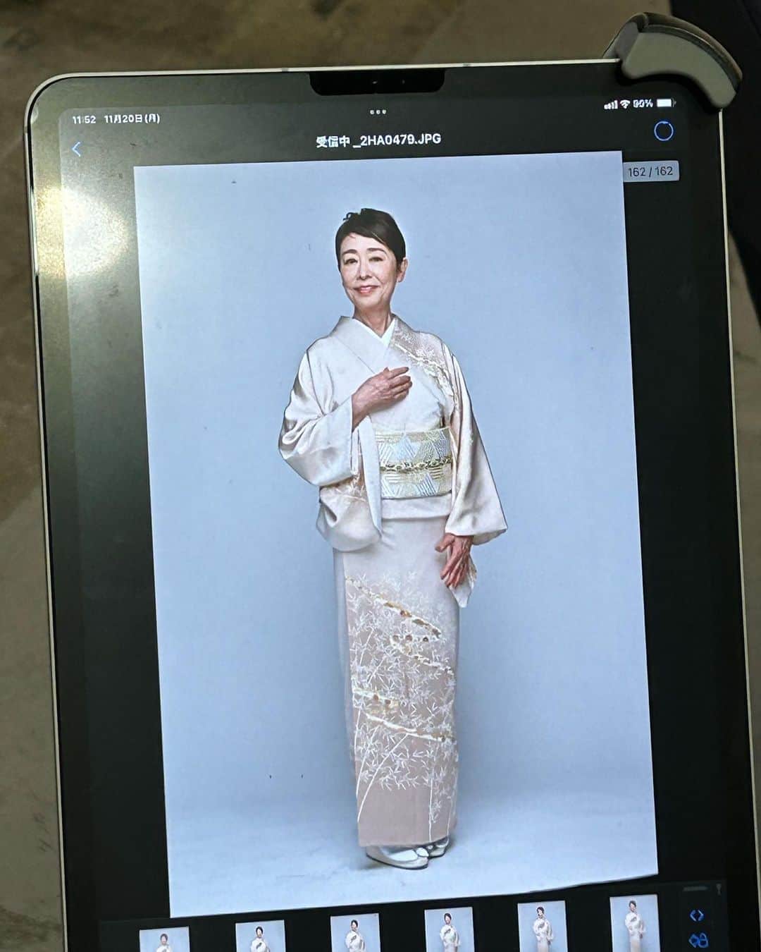 安藤優子さんのインスタグラム写真 - (安藤優子Instagram)「ネイルオブザイヤー❣️  先ほど授賞式が終わりました！  本日は森田空美先生に着付けていただきました。  新しいお着物の詳細はまた後ほどお伝え致します。  華やかな雰囲気いっぱいのイベントでした。  #ネイルオブザイヤー   #フレンチブルドッグ  #安藤優子」11月20日 13時36分 - yukoando0203