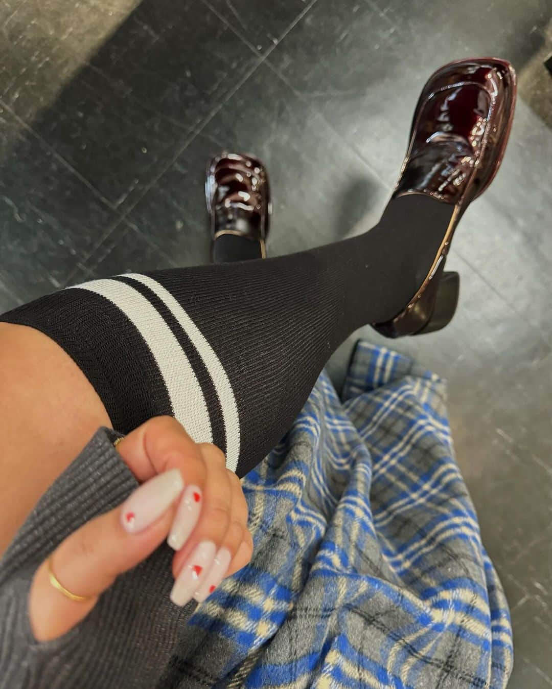 金子若菜のインスタグラム：「⠀ 先週、駆け込みで  @alm._official のPOPUPへ。  可愛い靴が沢山で本当に迷った😂 形も色味もタイプだったこちらにしました！  履きやすいし、痛くないし、可愛いしで スタメン入りです、ここ最近😊🤝🏻  #alm #PR」