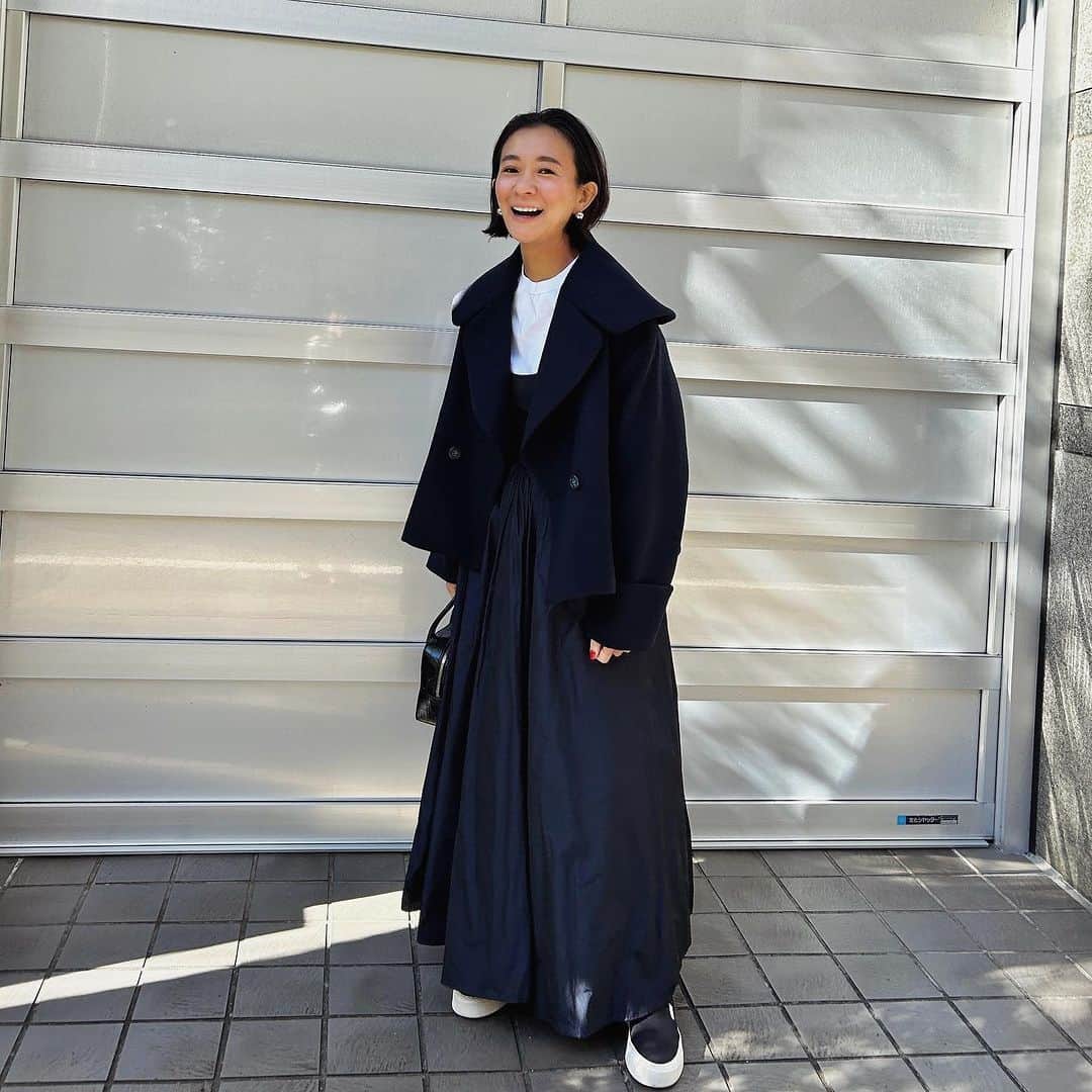 佐藤佳菜子さんのインスタグラム写真 - (佐藤佳菜子Instagram)「やっと着れた LASHIKUとのコラボコート。  もう、 寒くならないから 一生お蔵入りかと 思ったくらいです🤪  今年は ショートコートのバランスが 新しく感じて。  @lashiku.jp」11月20日 14時33分 - kanakosato1019