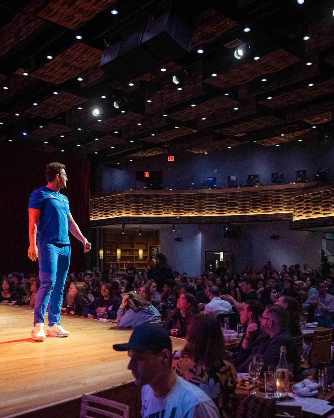 ドクター・マイクさんのインスタグラム写真 - (ドクター・マイクInstagram)「Sold-out show this weekend in #nyc was amazing 🔥👏🏼❤️  Huge thanks to the entire team for making it happen and thanks for everyone who came out to learn & have a blast! Catch you at the next one 🥳   📸: @onyskophotography」11月21日 1時34分 - doctor.mike