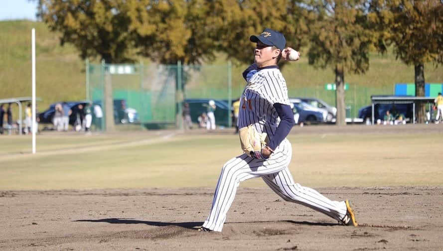 一場靖弘さんのインスタグラム写真 - (一場靖弘Instagram)「草野球最終戦❗️先々週のホームランに続き、先制のスリーランホームラン⚾️とにかく気持ちイイ〜👍 気分転換にと参加しましたが来年からはもう少し試合増やそうかな🤔まずは長年苦しめられてる肩痛を治さねば…  #草野球 #大宮健保 #ニューバランス #アンダーアーマー #ローリングス #カッティング  #MM23」11月21日 1時31分 - yasuhiro.ichiba