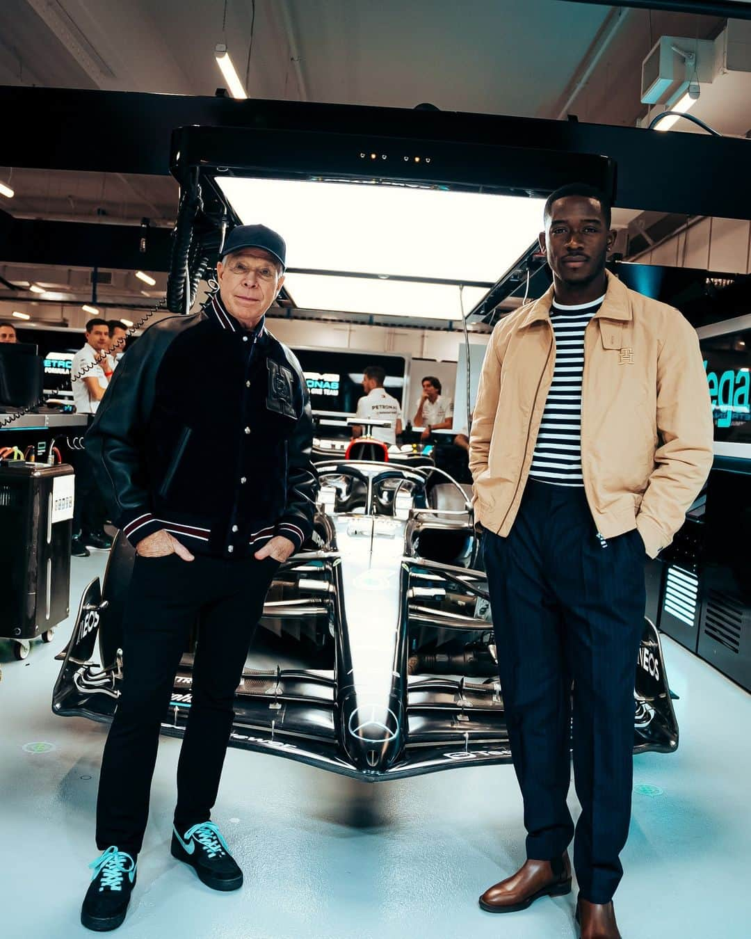 Tommy Hilfigerさんのインスタグラム写真 - (Tommy HilfigerInstagram)「The boys take Vegas. #DamsonIdris #TommyHilfiger  📸 @jockograves」11月21日 0時00分 - tommyhilfiger