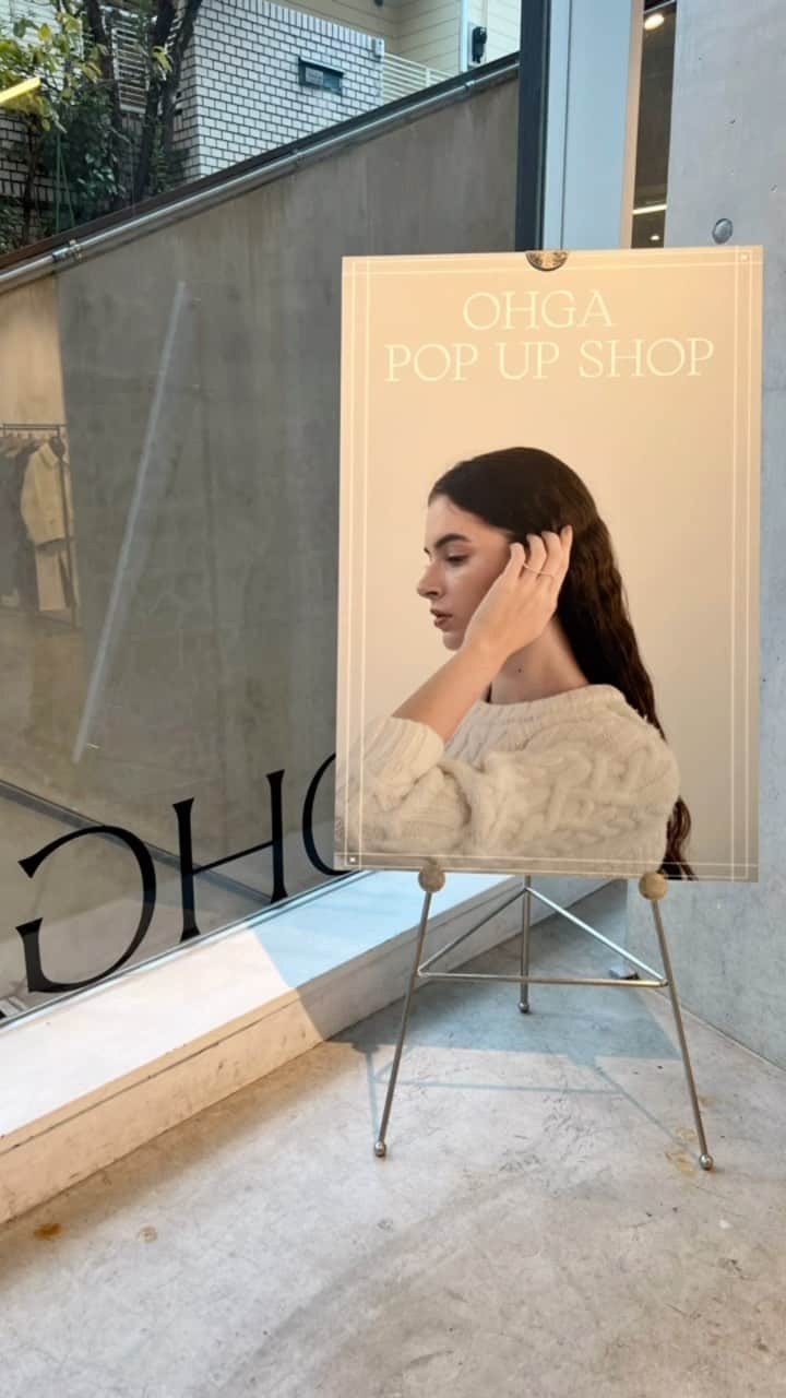 IIDA YURIのインスタグラム：「明日からいよいよポップアップが始まります！  TOKYO POP UP SHOP⚡️⚡️⚡️  11/21(tue)〜11/25(sat) 営業時間　AM10:00〜PM19:00 (最終日30日は18時まで)  初日21日 10:00〜16:00ご予約制(満員) ※16時以後はフリー入場 お並び頂き順番にご案内させて頂きます  22日からは終日フリー入場です！ お並び頂きました順番でご案内させて頂きます。  場所 📍リードシー代官山  ☑️ご試着数はおひとり様３点までです それ以上のご試着は再度お並び頂きます  ☑️お支払い方法はクレジットカードのみです  ☑️コラボバッグはおひとり様１点  皆さまのご来店を心よりお待ちしております✨✨✨  #OHGA #ポップアップストア  #OHGA2023AW #東京#代官山#リードシー代官山」