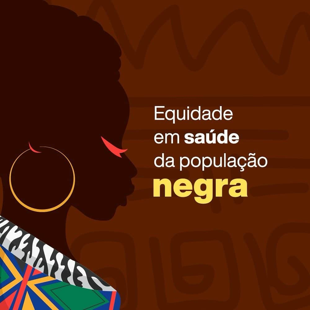 Preta Gilのインスタグラム：「Amores, hoje é uma data muito importante. O Dia Nacional da Consciência Negra vem para que possamos refletir sobre toda luta da comunidade afrodescendente no Brasil.   E uma das pautas que me foi abraçada esse ano com meu tratamento, é sobre a inclusão dos nossos em tratamentos hospitalares.   Diariamente milhares de pessoas são diagnosticadas com algum tipo de doença e o acesso à saúde para a população negra não é igualitário. Isso é refletido até hoje por conta do piso salarial e racismos cometidos durante anos a fio.  A Política Nacional de Saúde Integral da População Negra (PNSIPN) instituída pelo Ministério da Saúde, tem o compromisso de combater as desigualdades no SUS e promover a saúde da população negra de forma integral.  Vamos juntos lutar por essas pessoas. A saúde é de todos e para todos. ✊🏾  *Todas as informações foram retiradas do “Boletim temático da biblioteca do ministério da saúde. Volume 2. Nov 2022”.   Deixei o link do documento completo no story para leitura.」